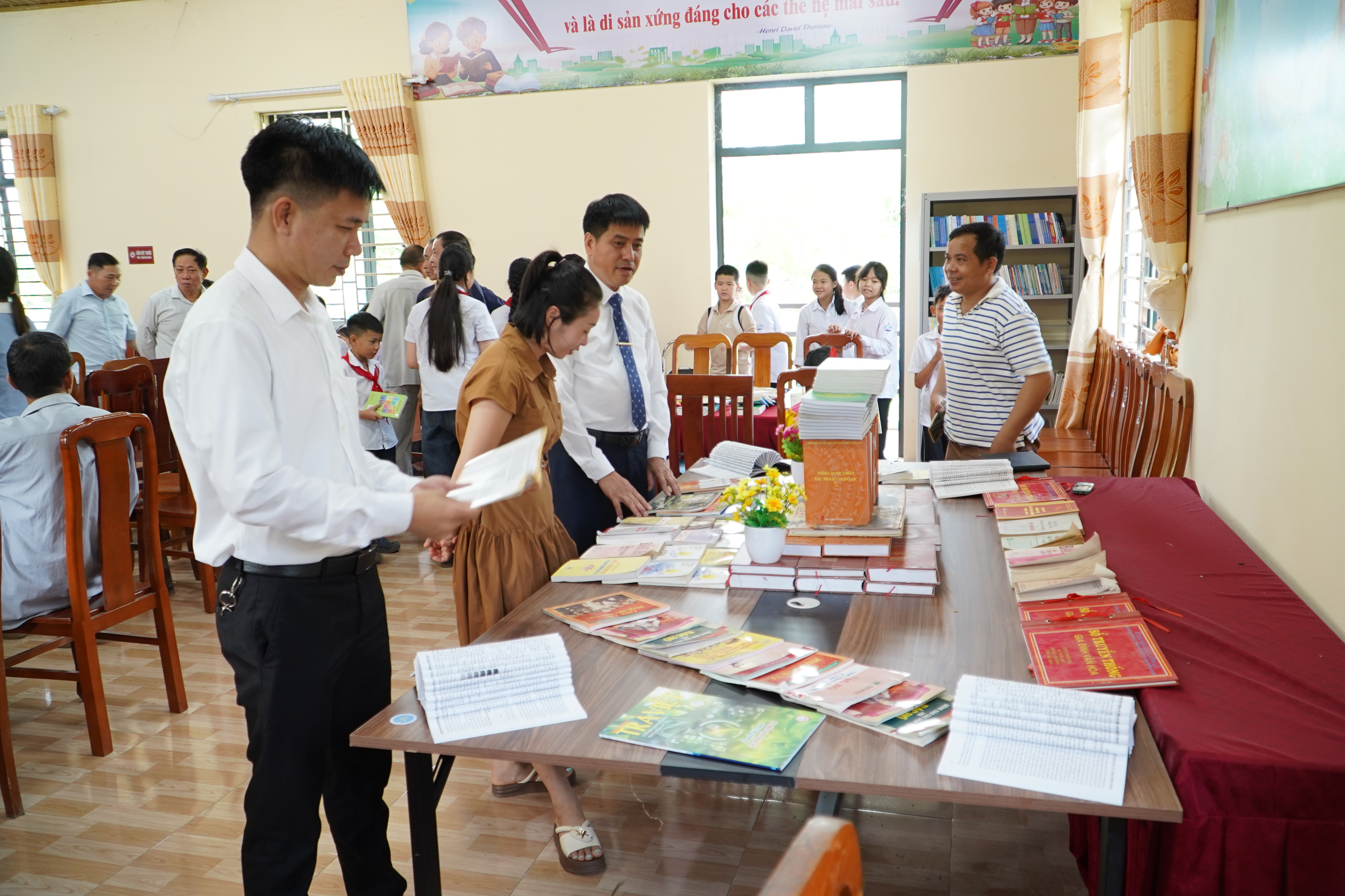 Xã Nam Cường ra mắt các Điểm Thư viện và Trung tâm sinh hoạt văn hóa cộng đồng, Trung tâm chăm sóc sức khỏe cộng đồng và chăm sóc sức khỏe người cao tuổi.