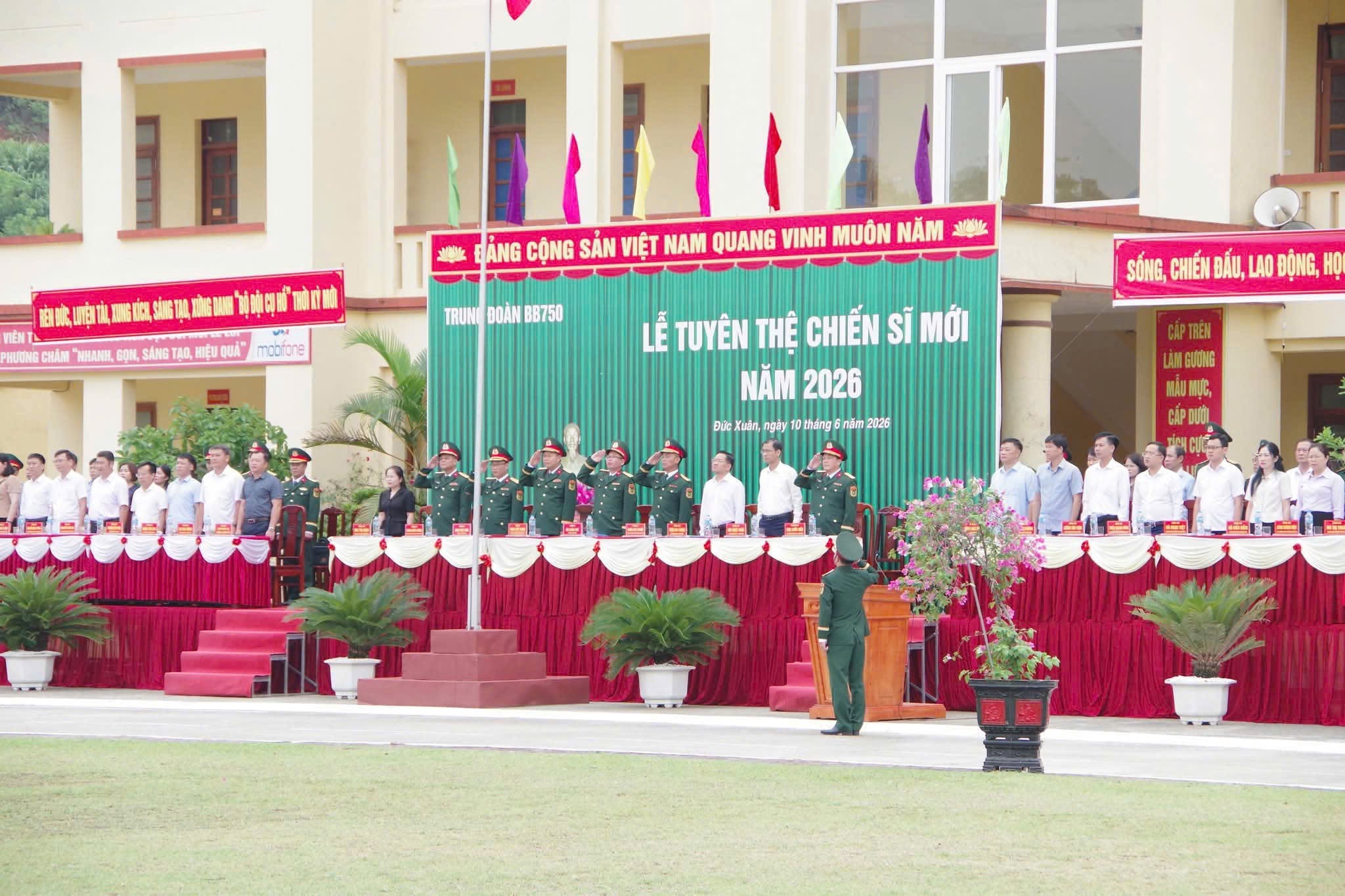 Lãnh đạo xã Nam Cường tham dự Lễ tuyên thệ chiến sĩ mới năm 2026; thăm và động viên chiến sĩ tại các đơn vị quân đội