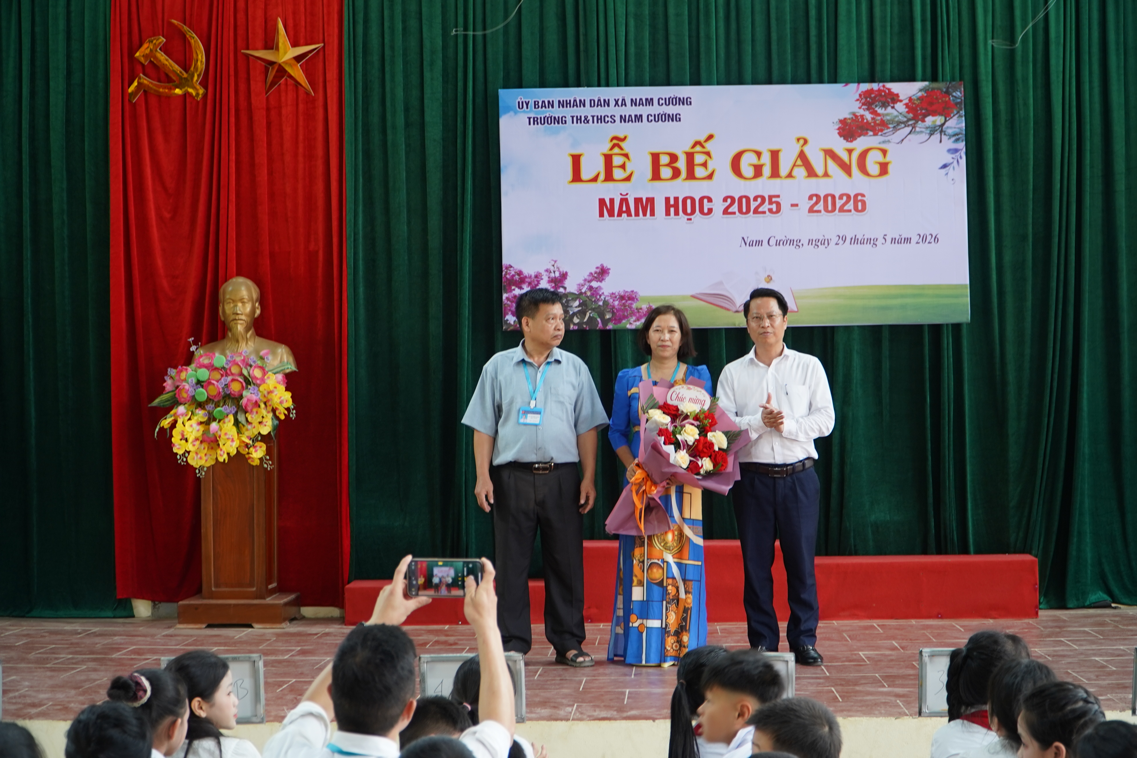 Anh-tin-bai