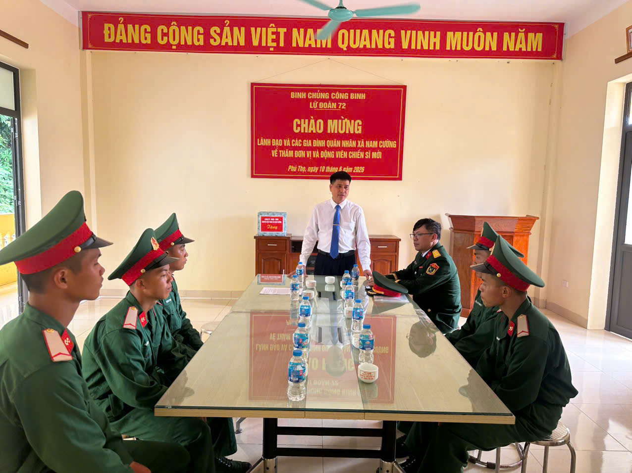 Anh-tin-bai