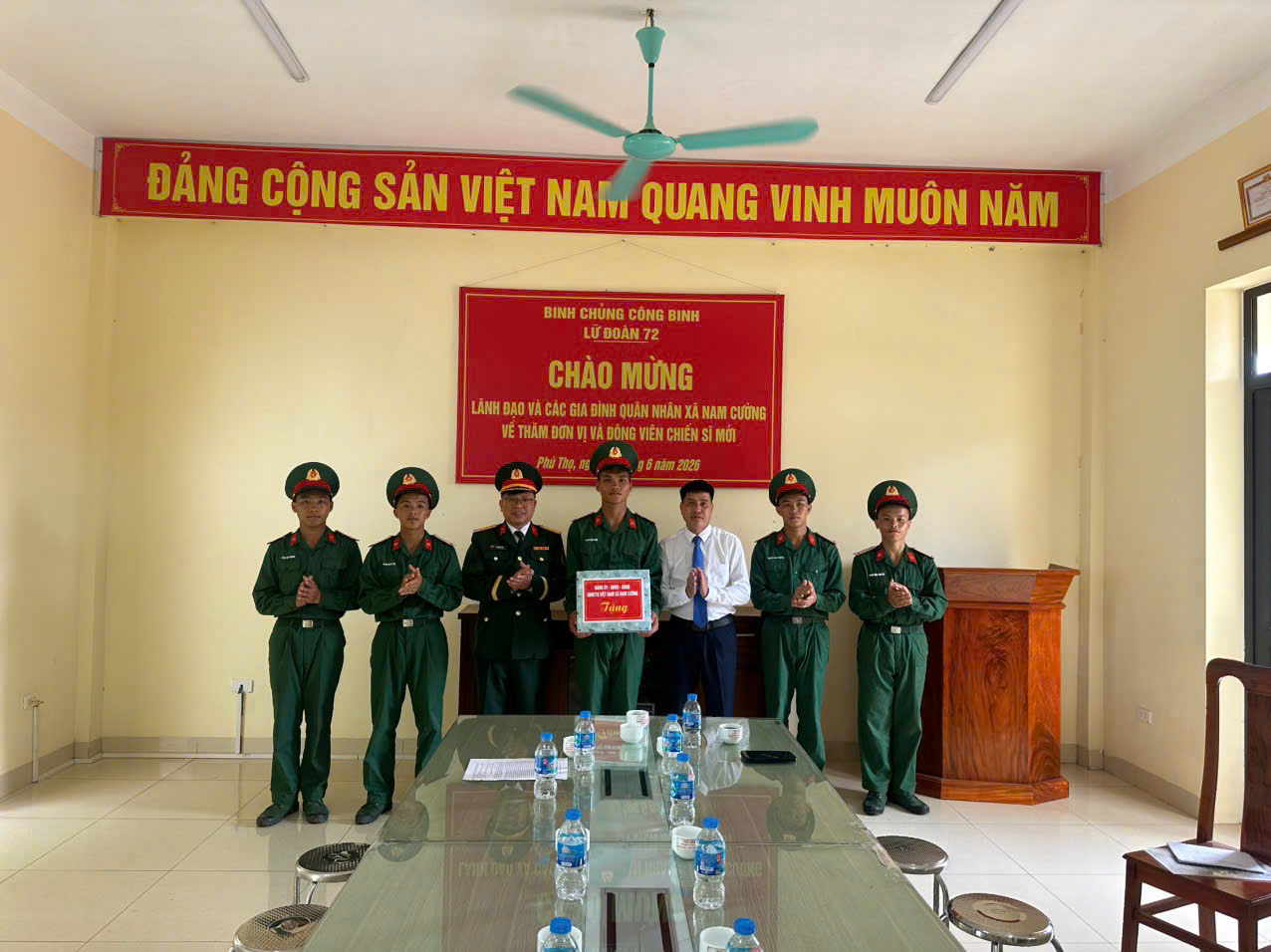 Anh-tin-bai