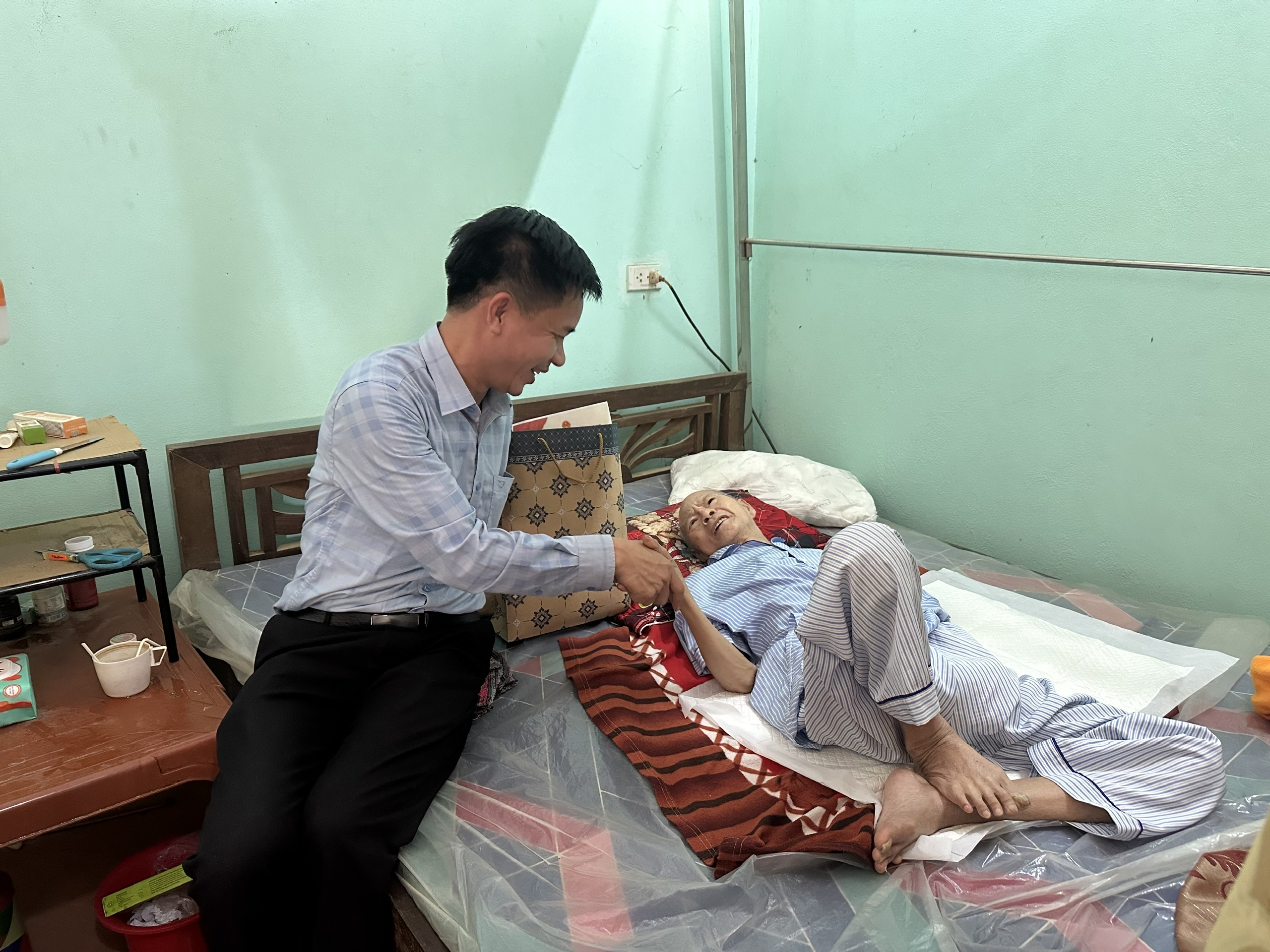 Anh-tin-bai