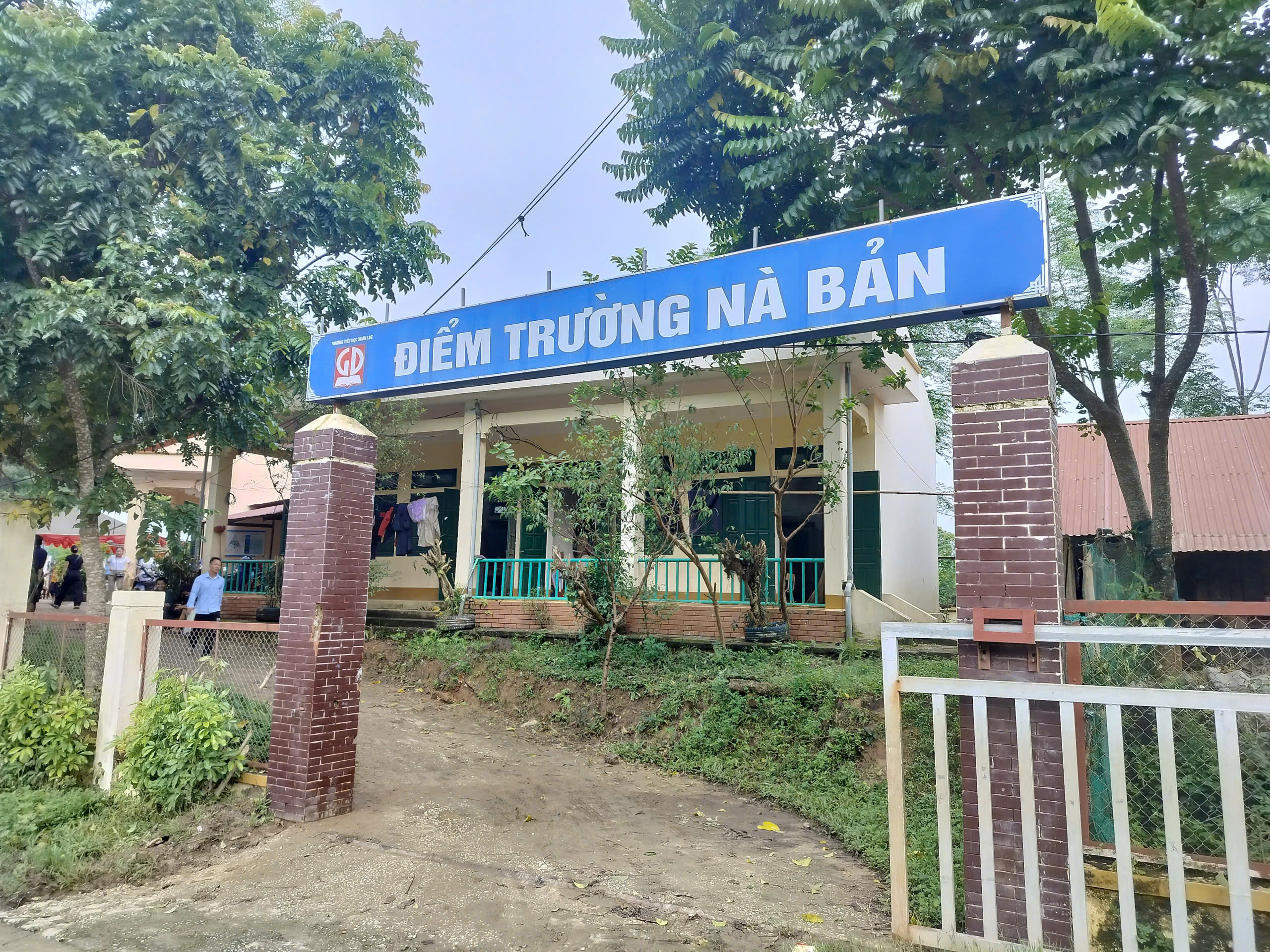 Anh-tin-bai