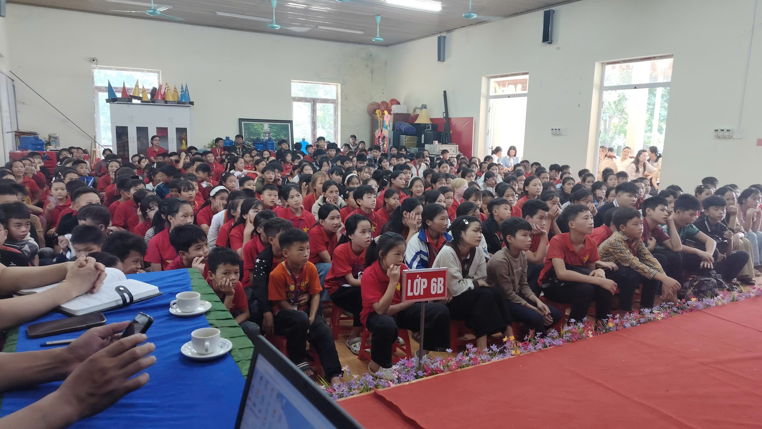 Anh-tin-bai