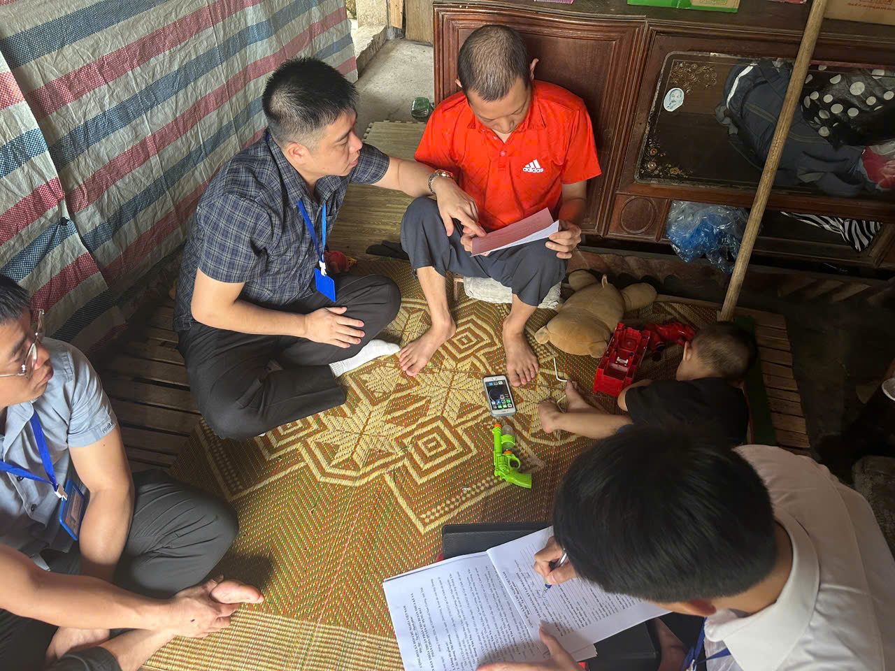  Trung tâm Phục vụ hành chính công xã Nam Cường hỗ trợ người yếu thế về thủ tục hành chính   