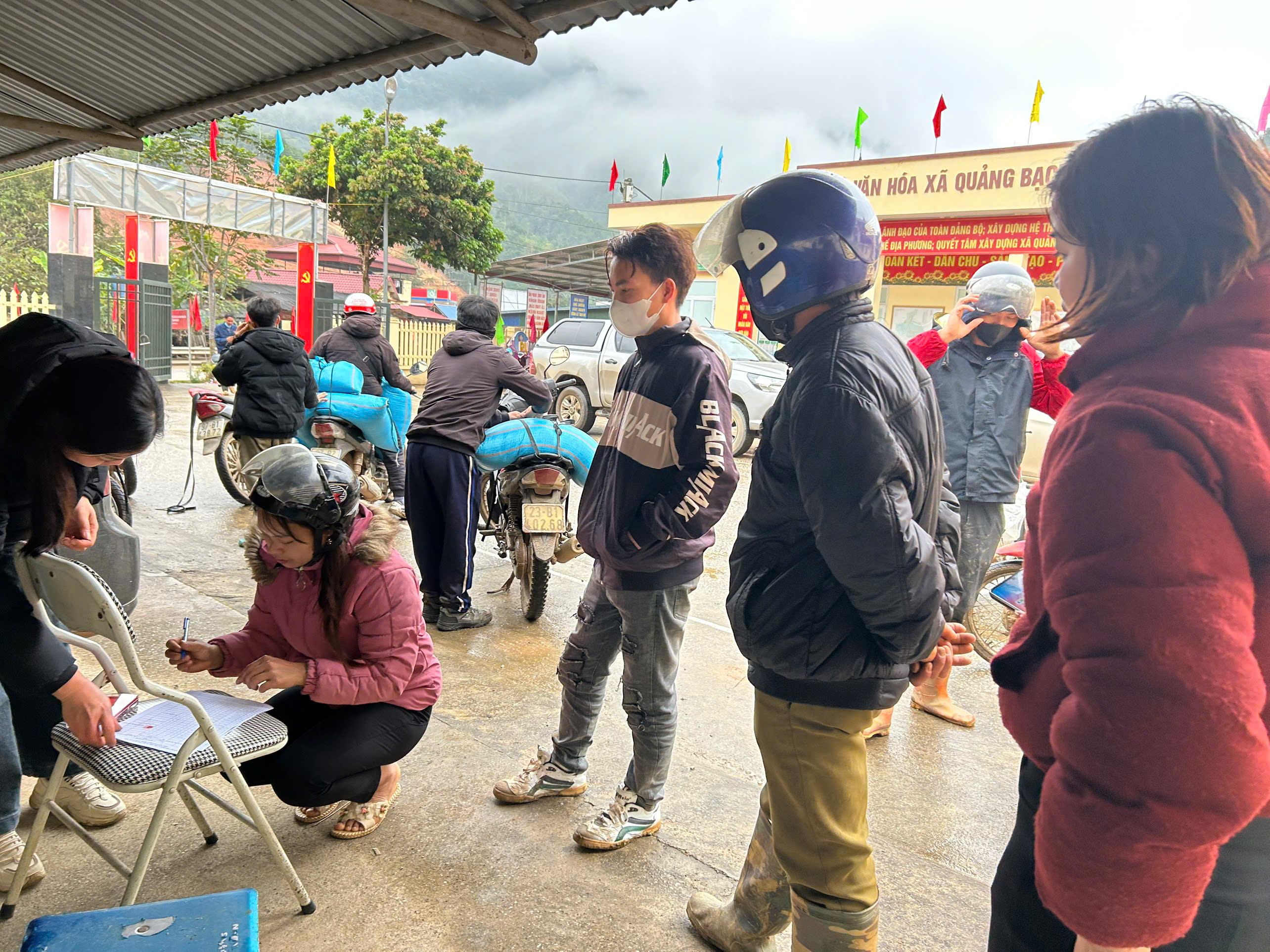 Quảng Bạch phát gạo hỗ trợ nhân dân thiếu đói dịp tết nguyên đán Bính Ngọ năm 2026