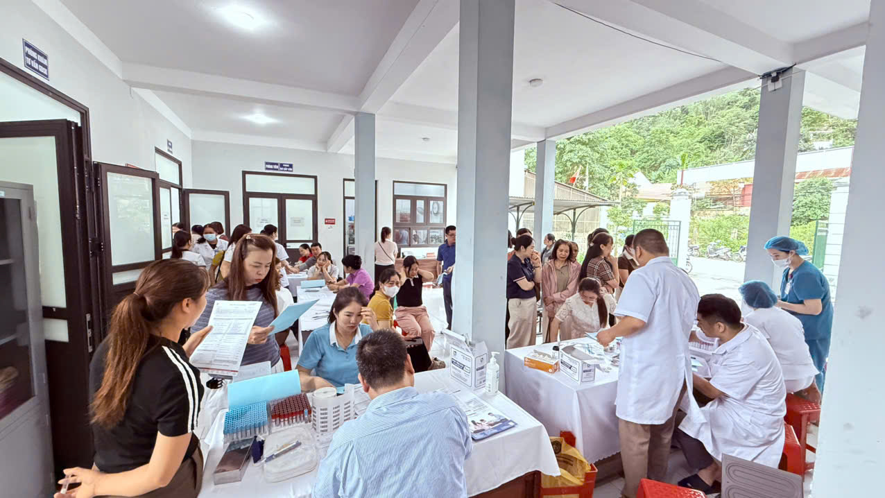 Xã Quảng Bạch tổ chức khám sức khỏe định kỳ, khám sàng lọc miễn phí trên địa bàn xã năm 2026