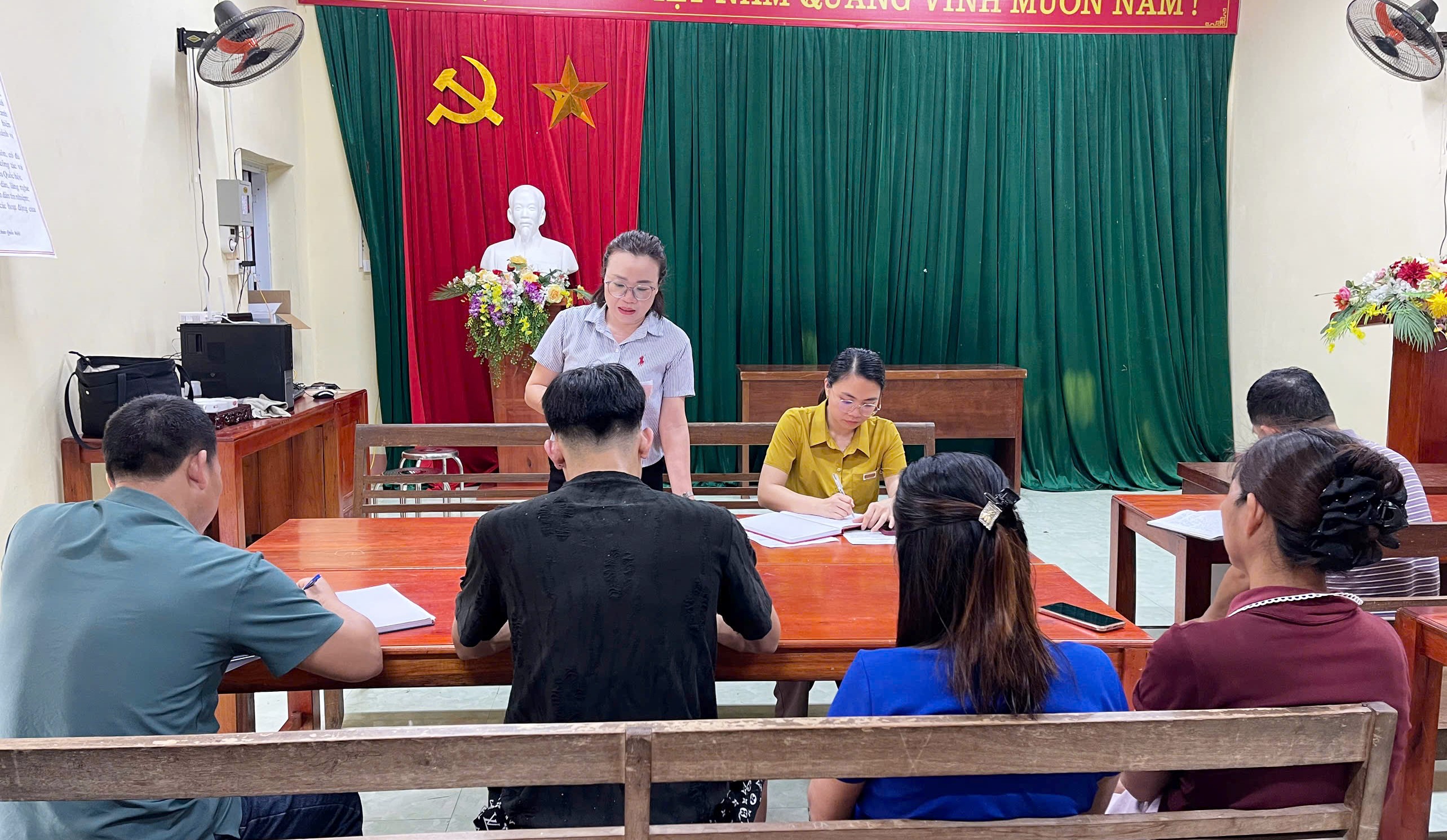 Triển khai mô hình điểm “Bình dân học AI” trên địa bàn xã Quảng Bạch năm 2026