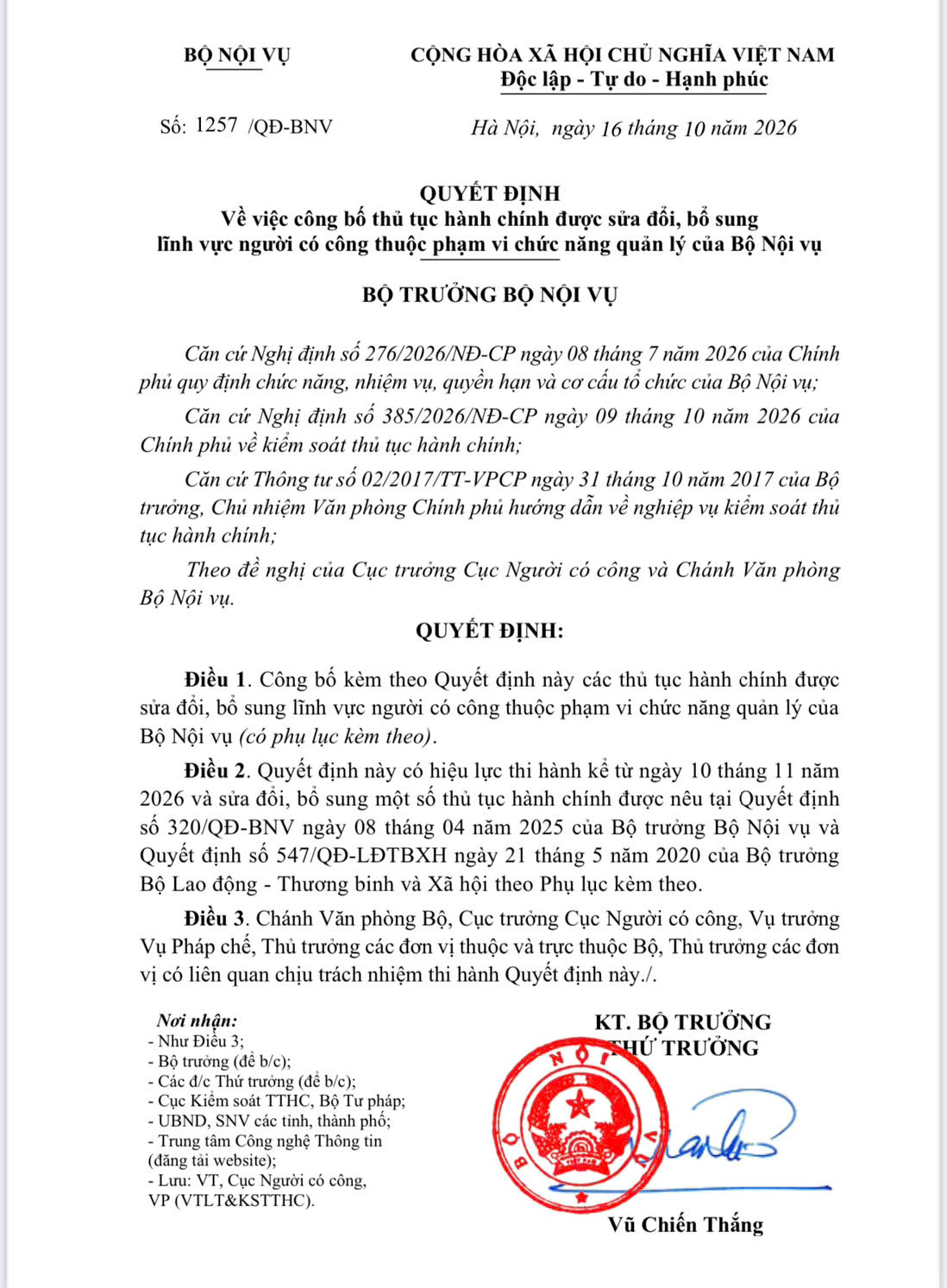 QUYẾT ĐỊNH  Về việc công bố thủ tục hành chính được sửa đổi, bổ sung   lĩnh vực người có công thuộc phạm vi chức năng quản lý của Bộ Nội vụ