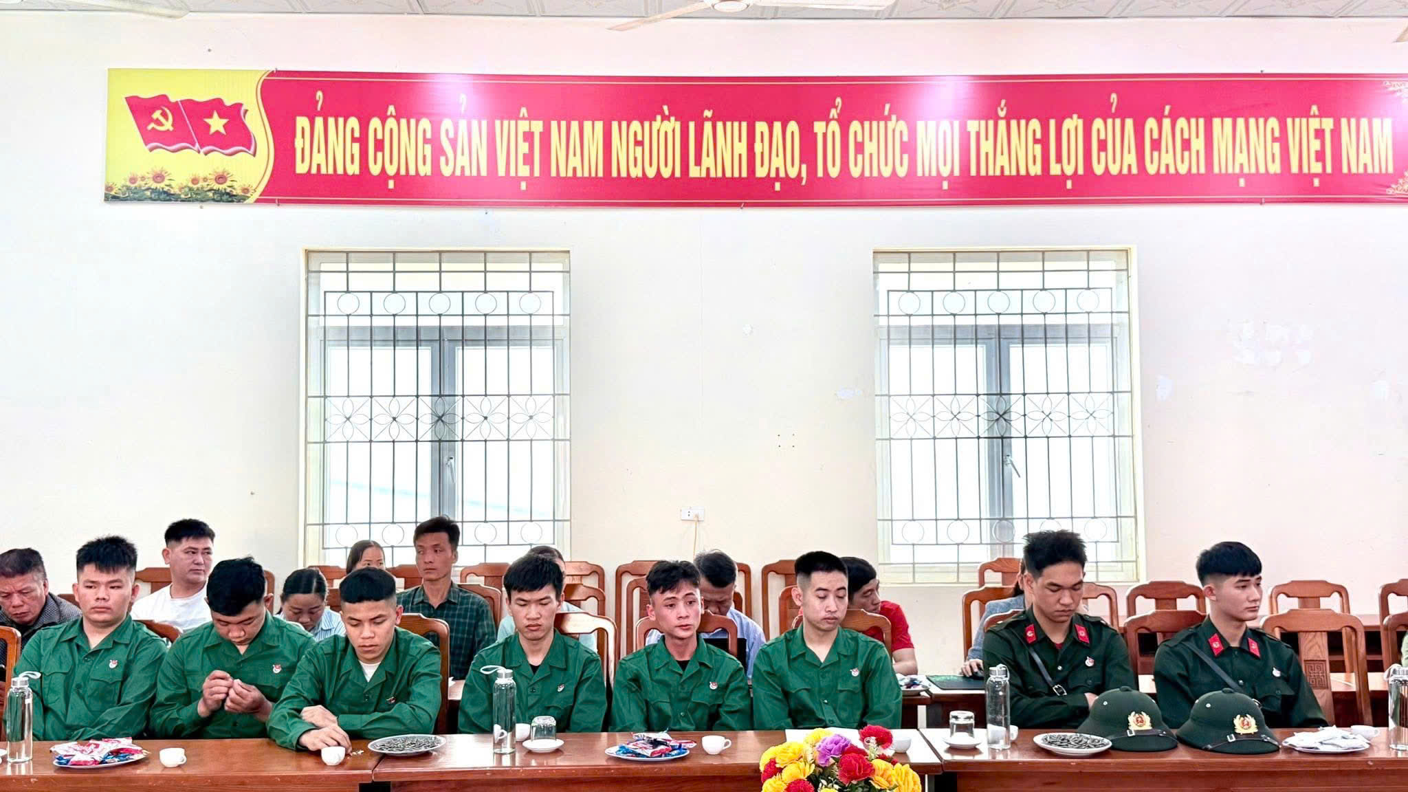 Anh-tin-bai