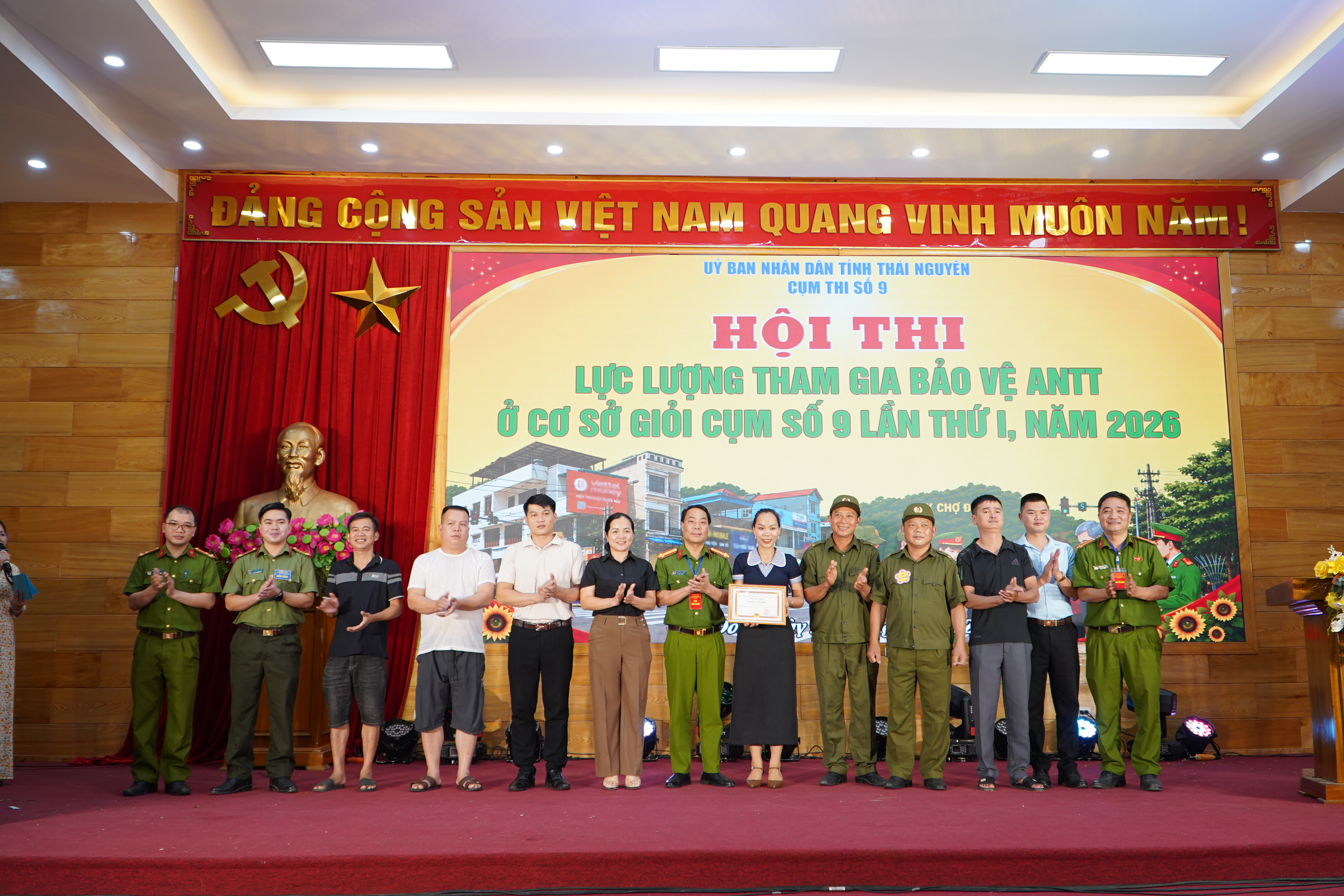Anh-tin-bai