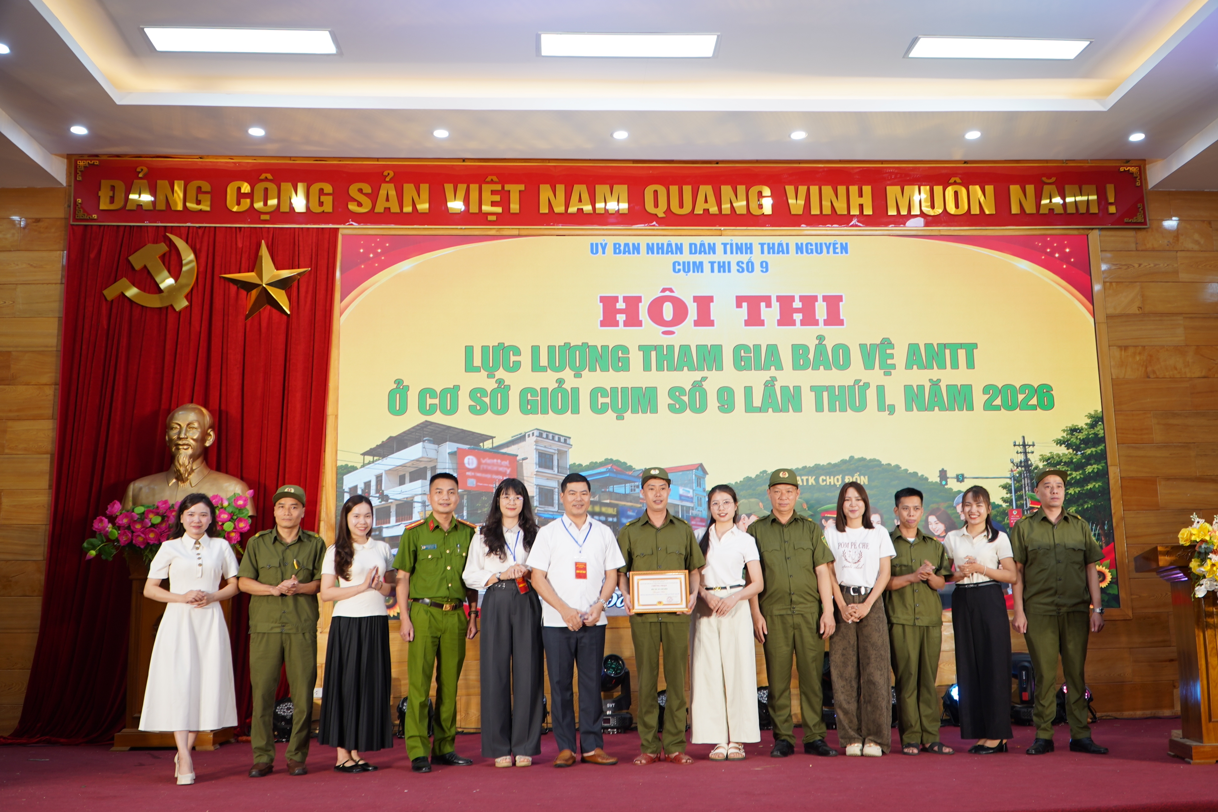 Anh-tin-bai