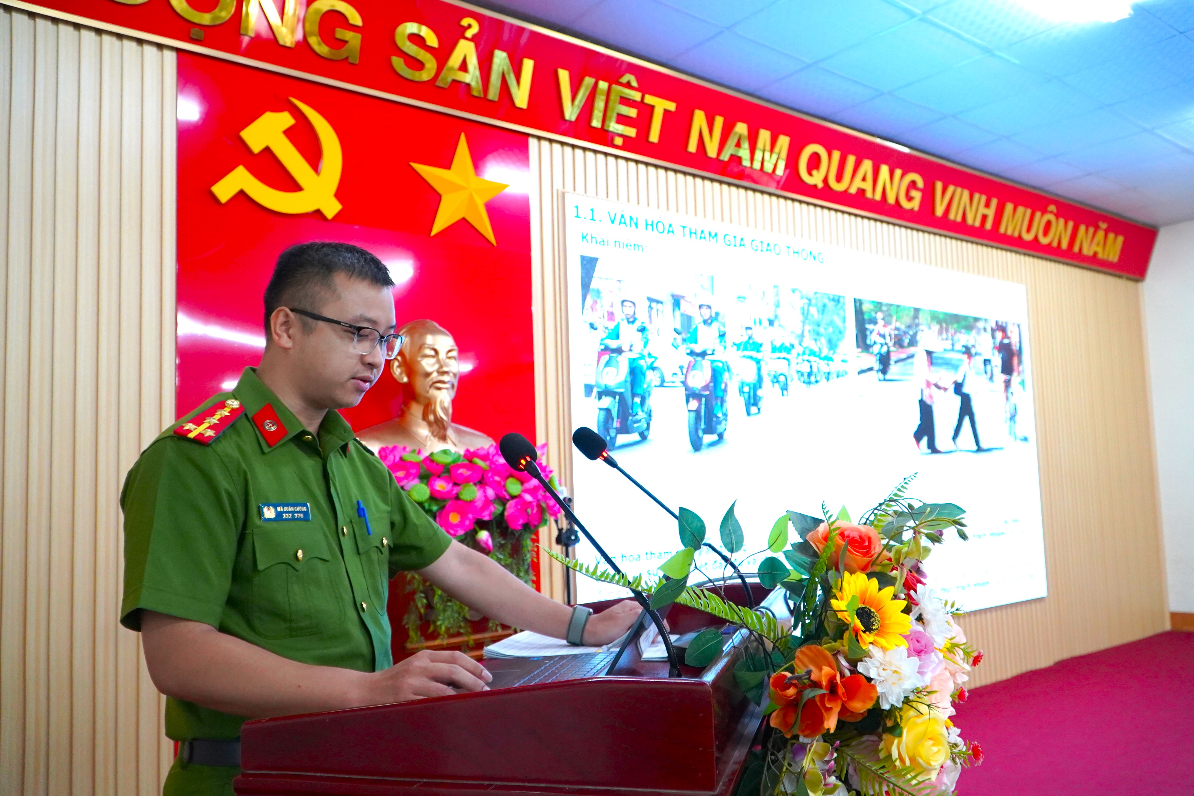 Anh-tin-bai