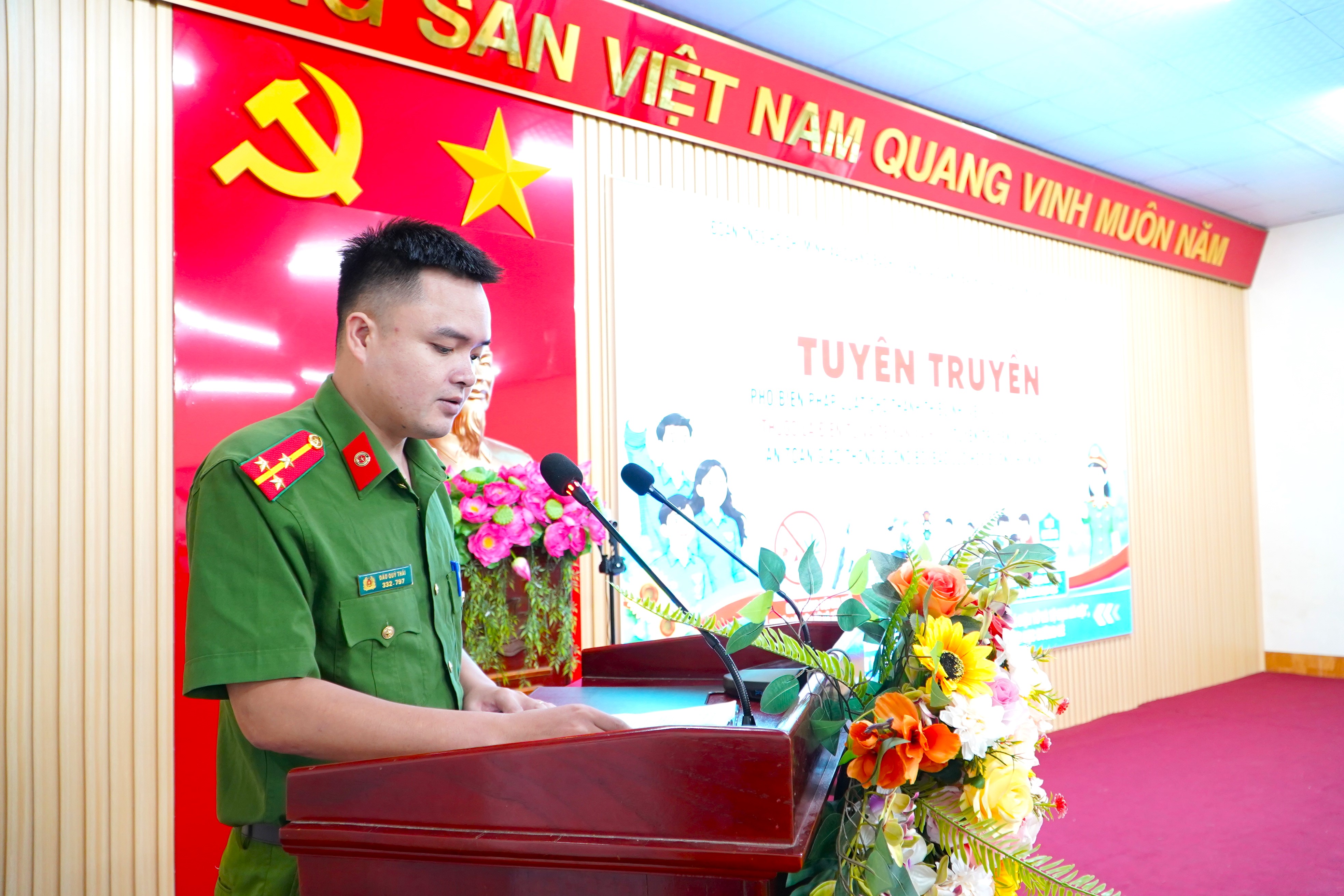 Anh-tin-bai
