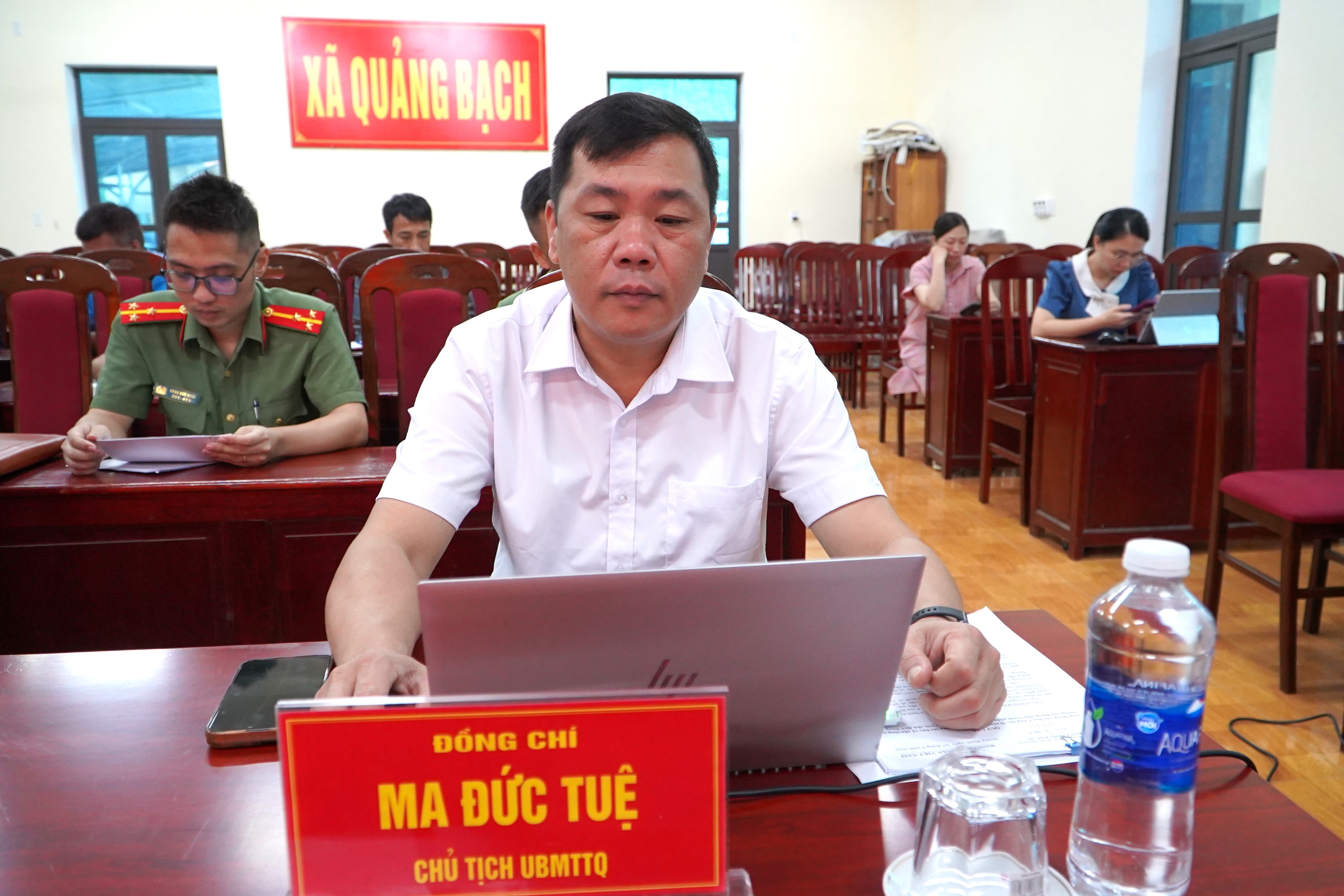 Anh-tin-bai