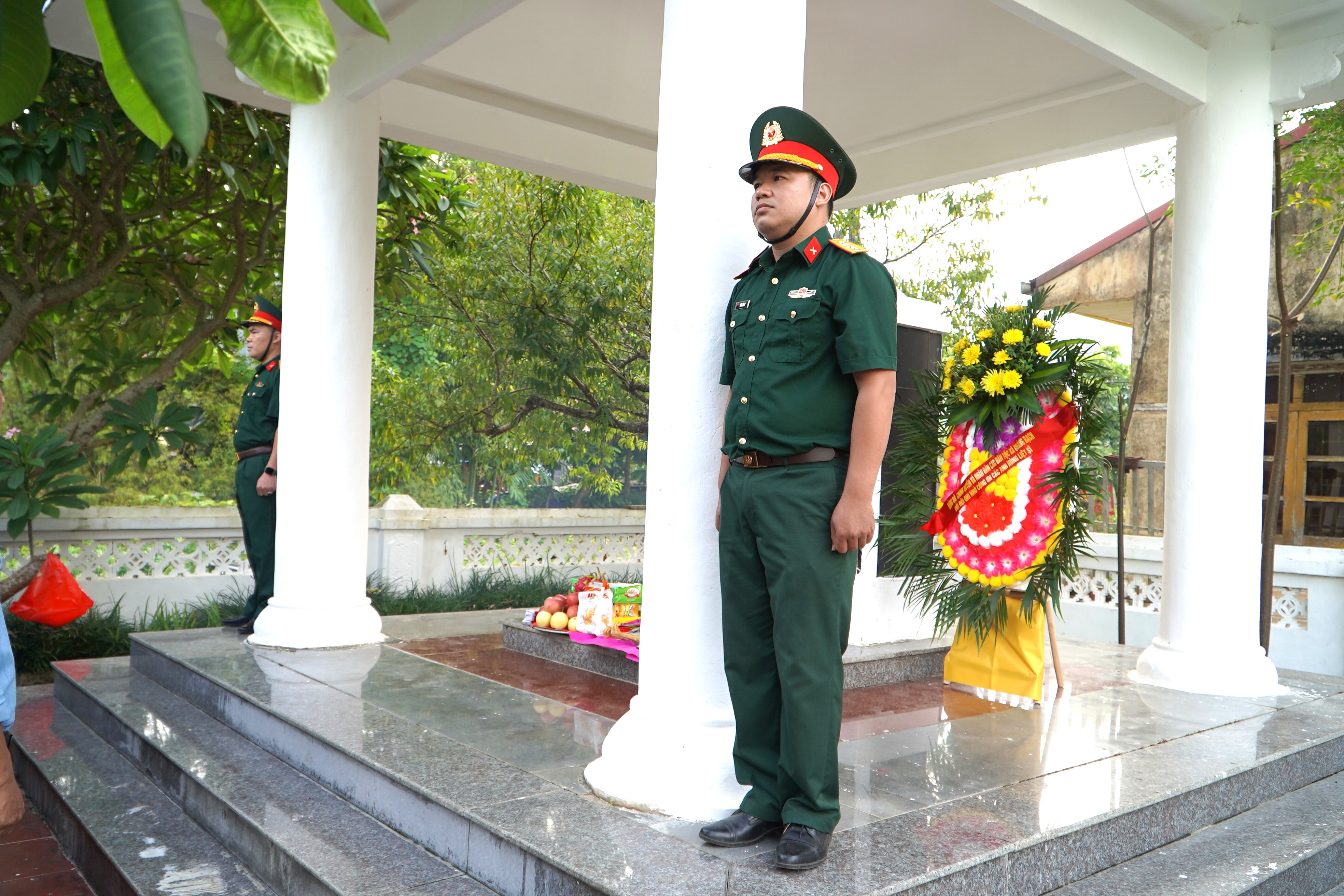 Anh-tin-bai