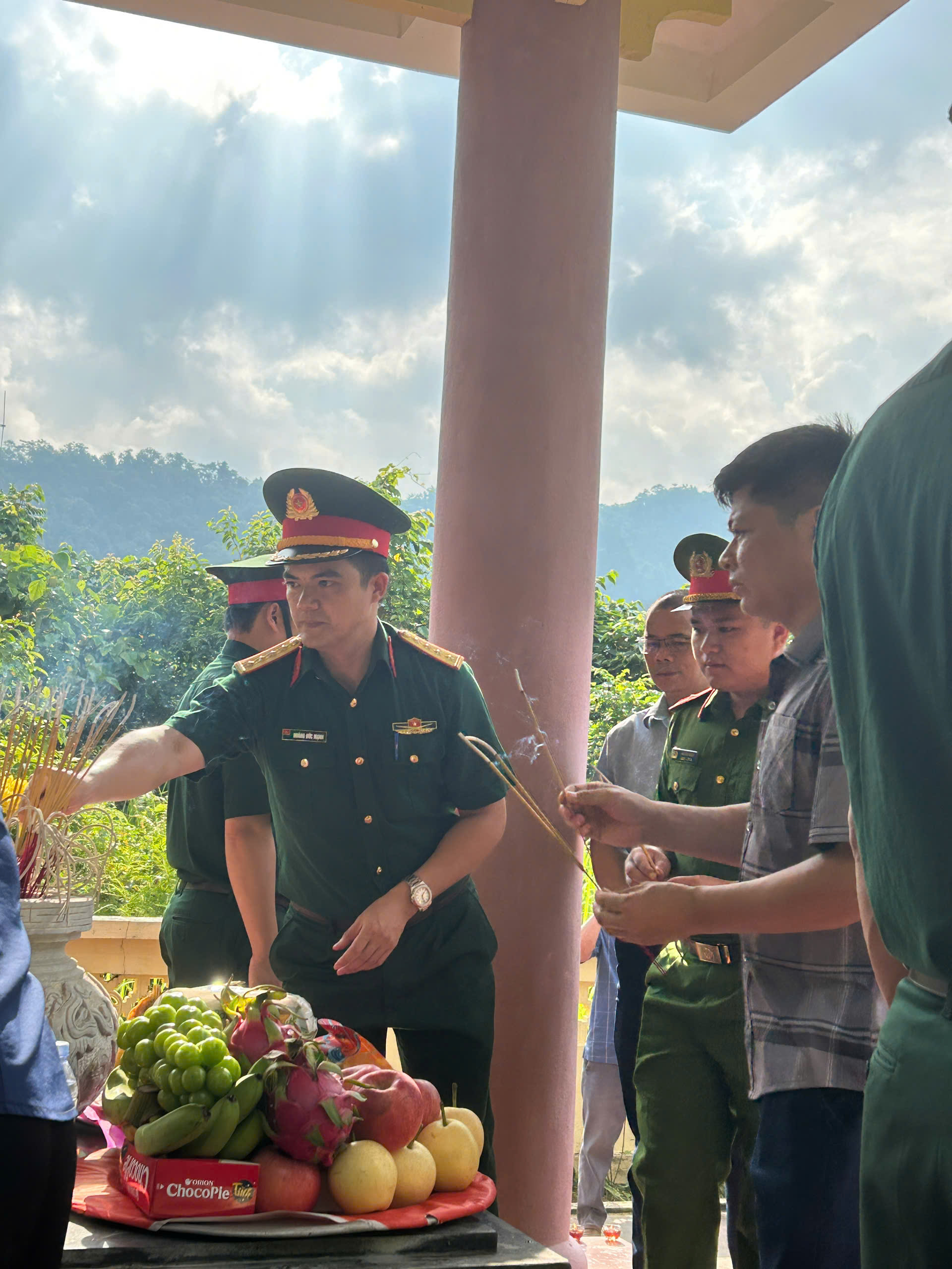 Anh-tin-bai