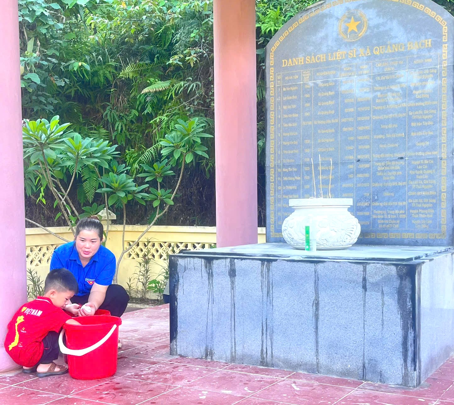 Anh-tin-bai