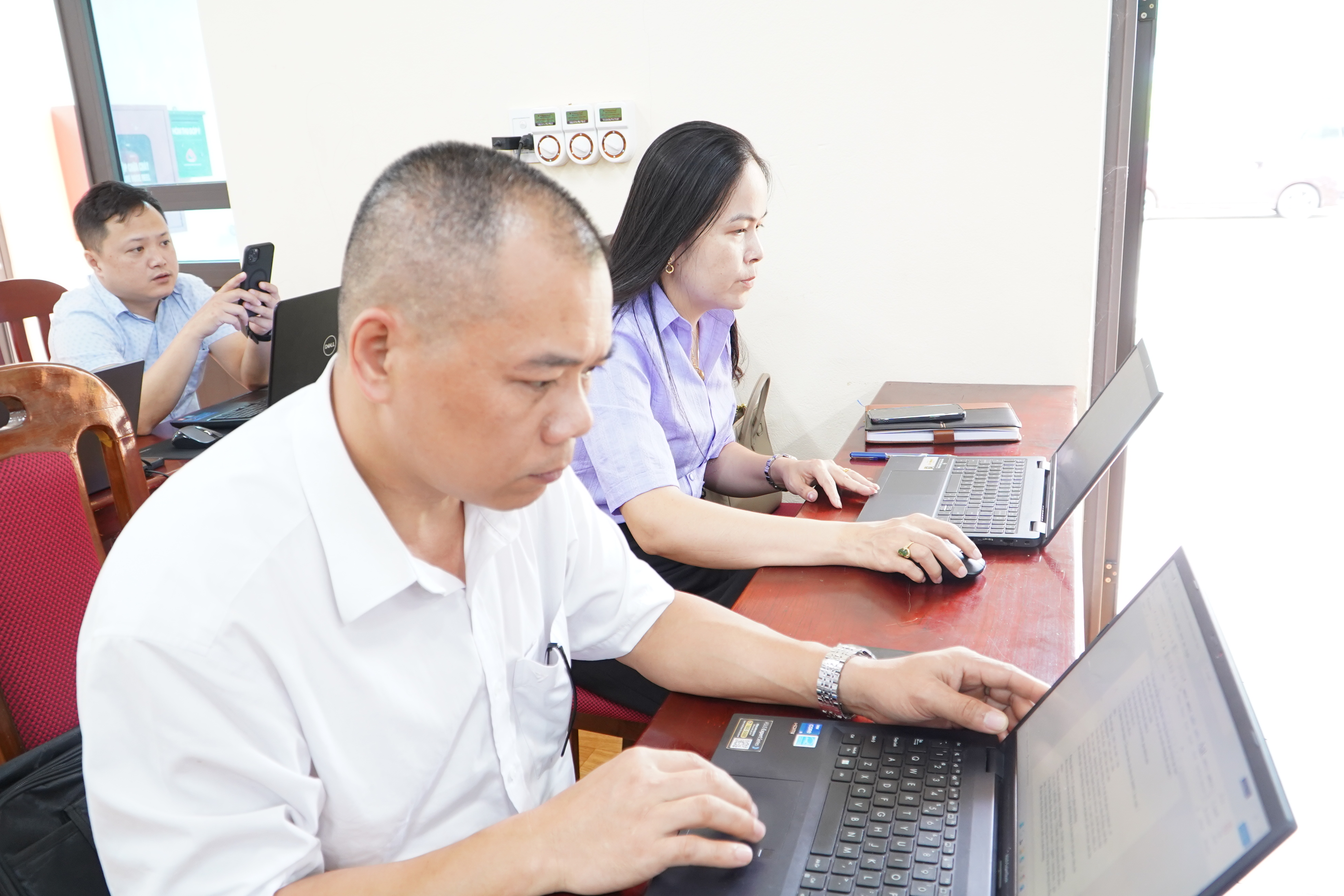 Anh-tin-bai