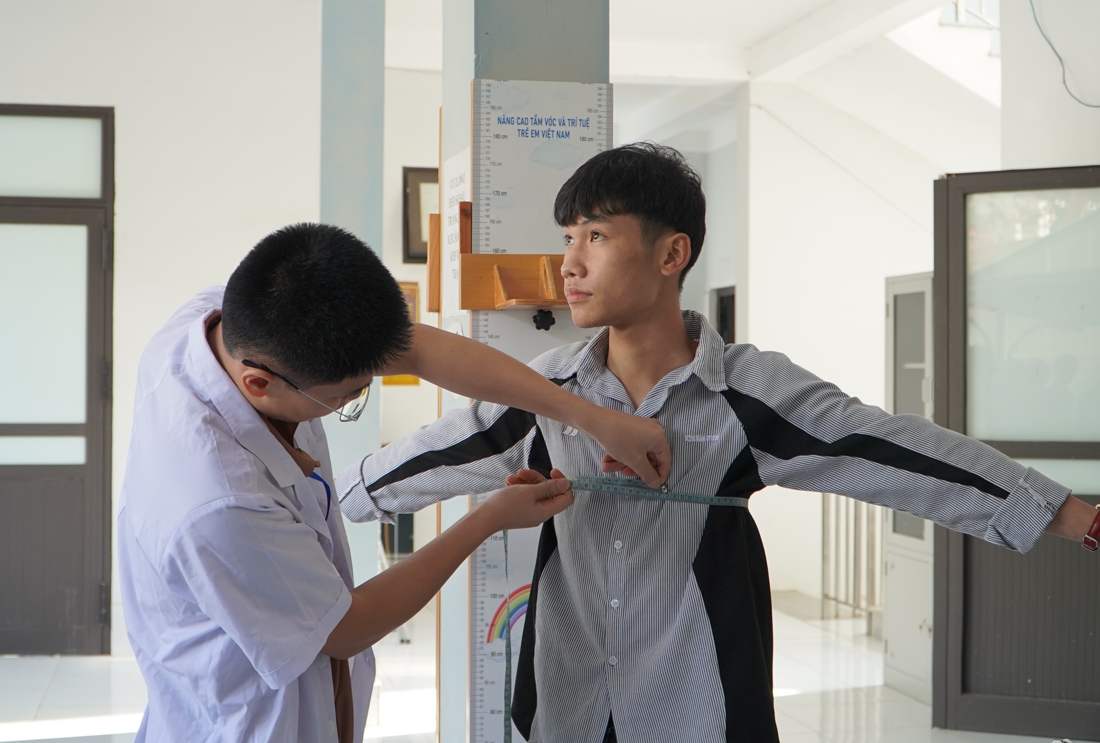 Anh-tin-bai