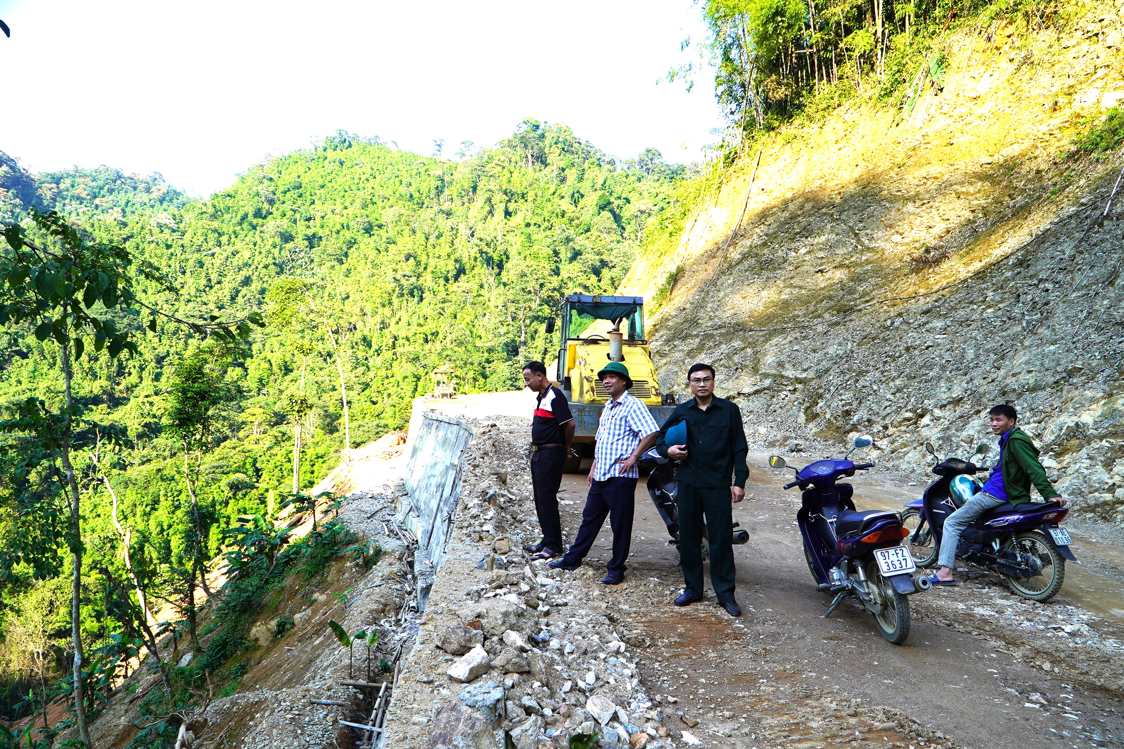 Anh-tin-bai