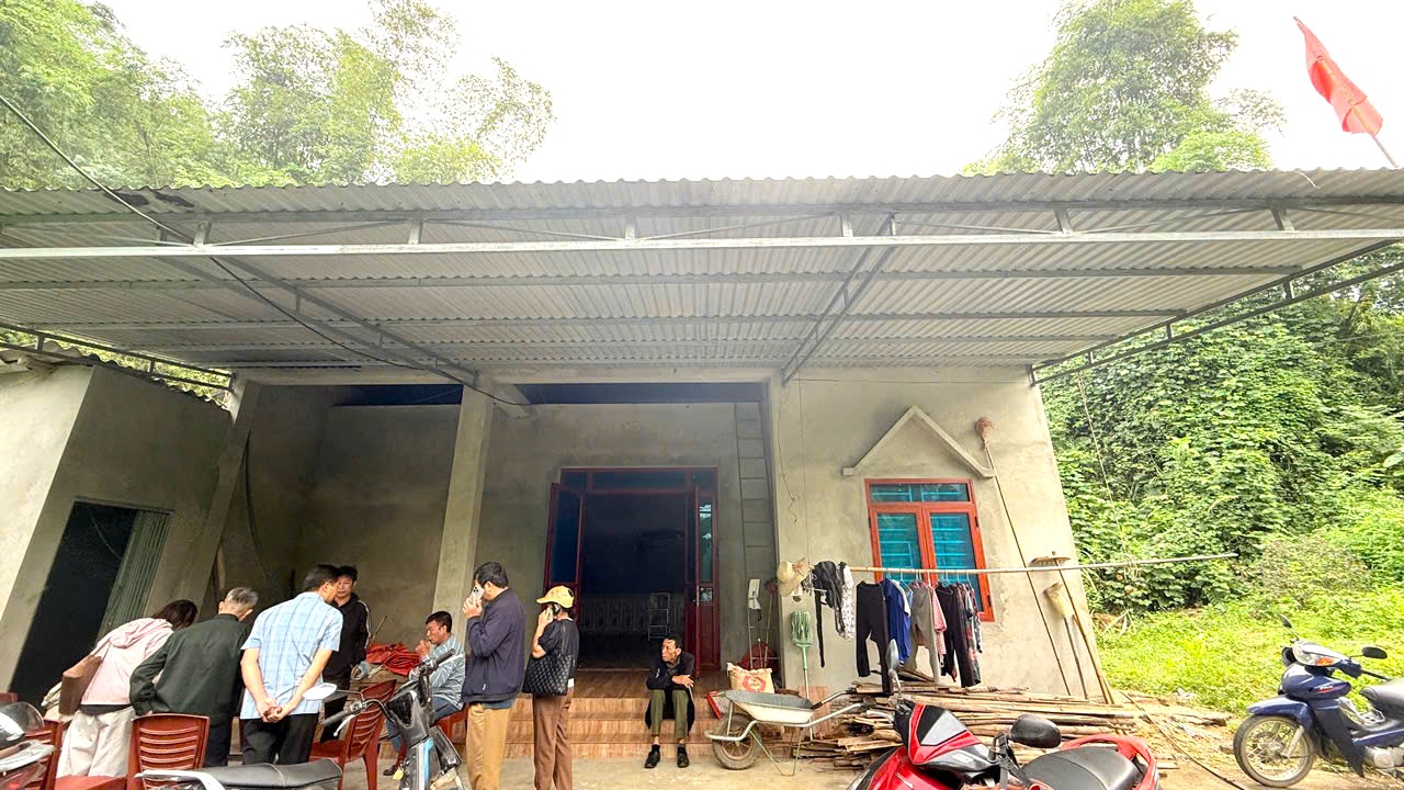 Anh-tin-bai