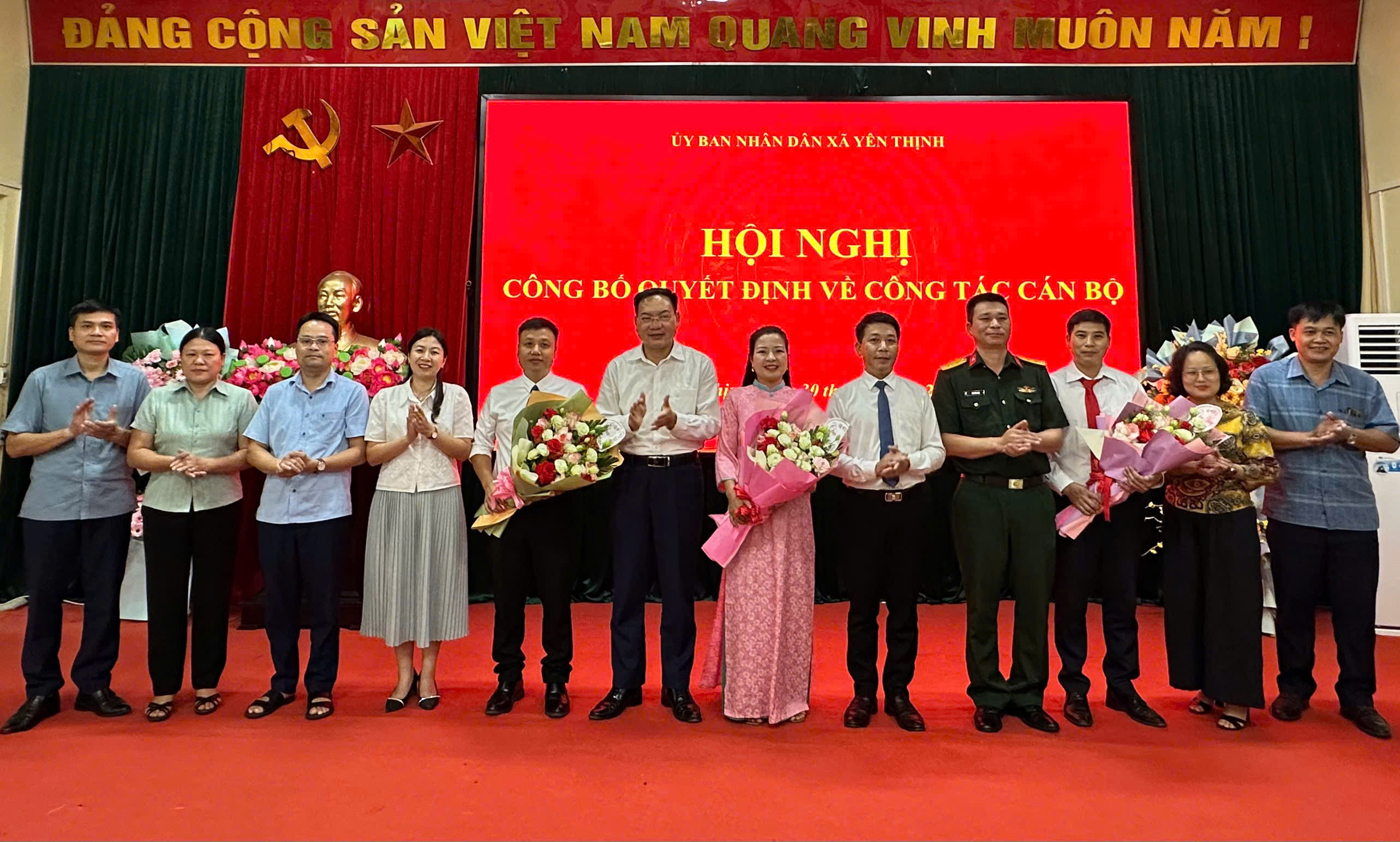 UBND xã Yên Thịnh tổ chức Hội nghị công bố các quyết định về công tác cán bộ