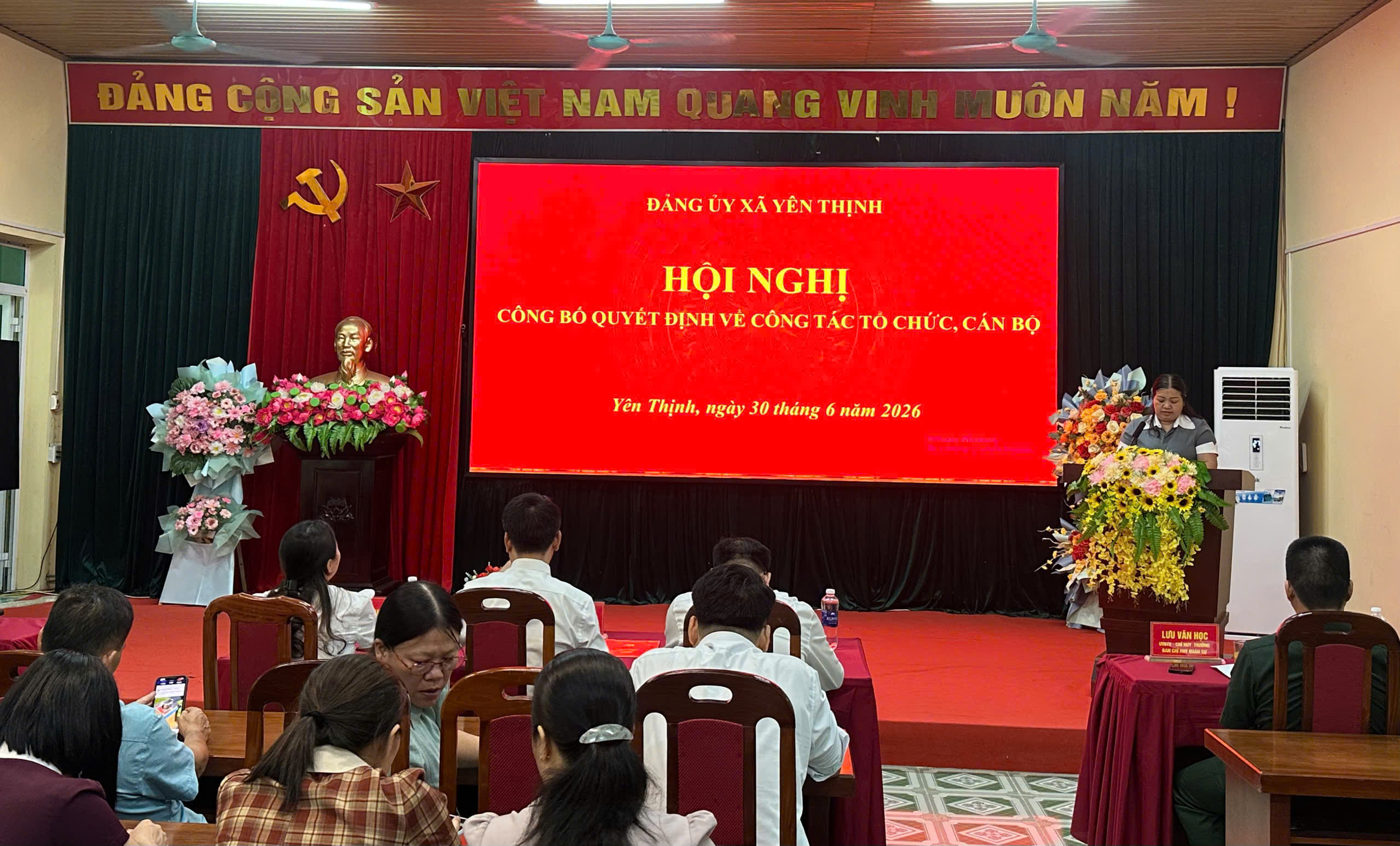 Hội nghị công bố quyết định về công tác tổ chức, cán bộ xã Yên Thịnh