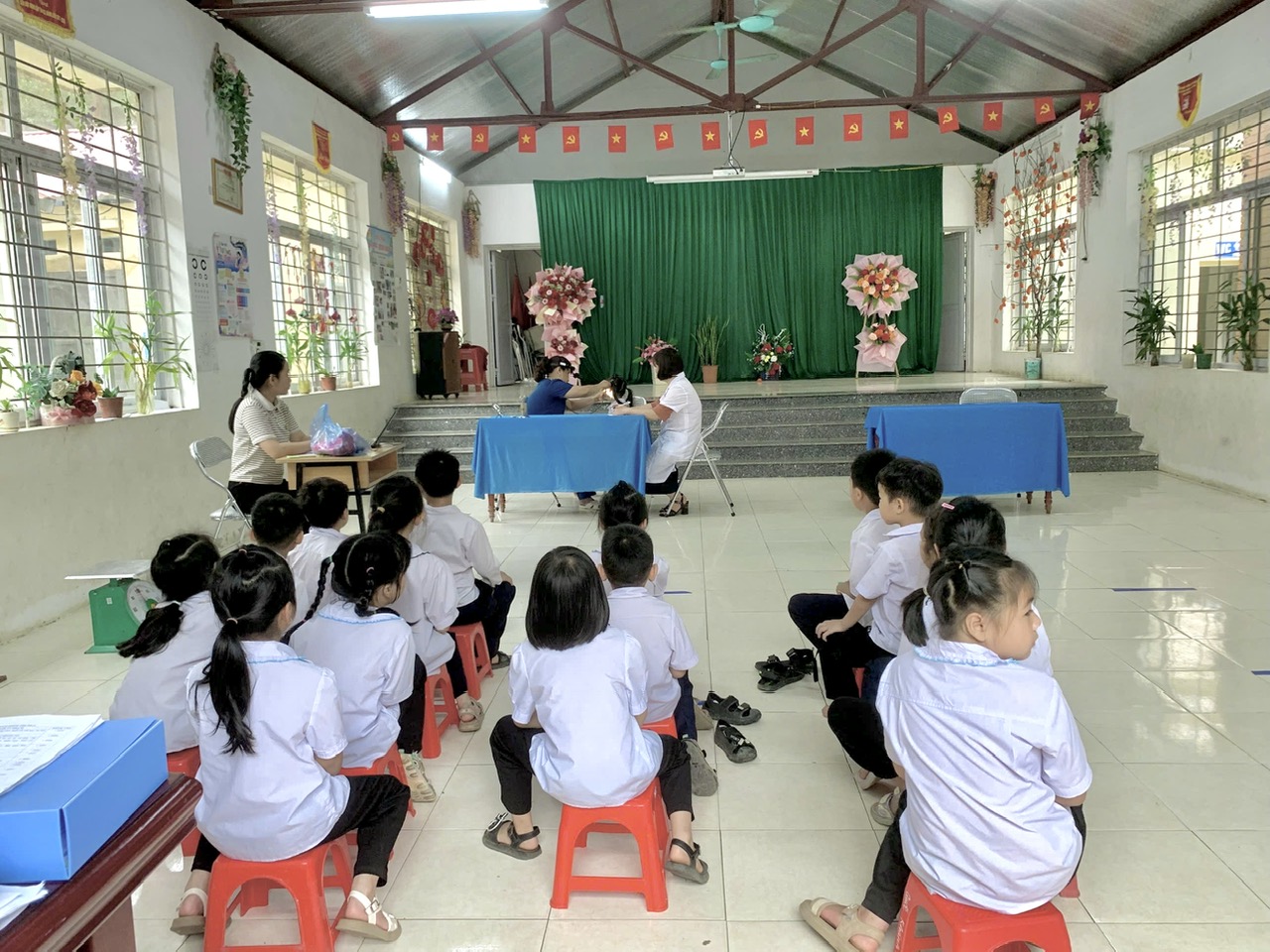 Anh-tin-bai