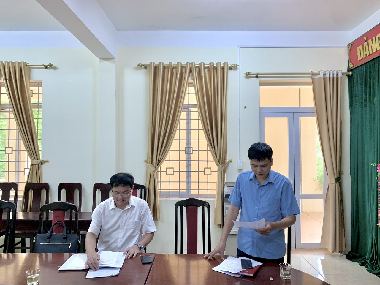 Anh-tin-bai