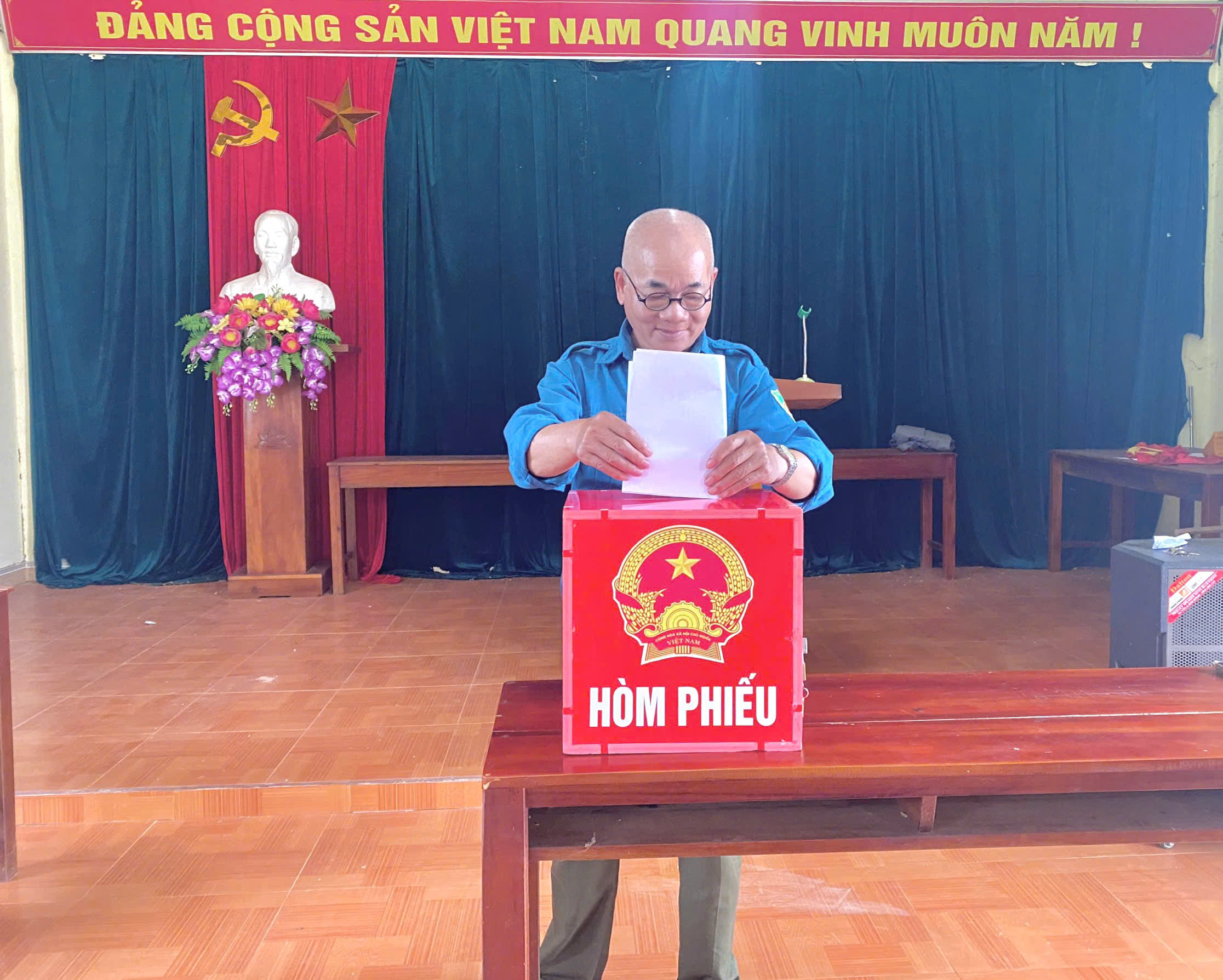 Anh-tin-bai