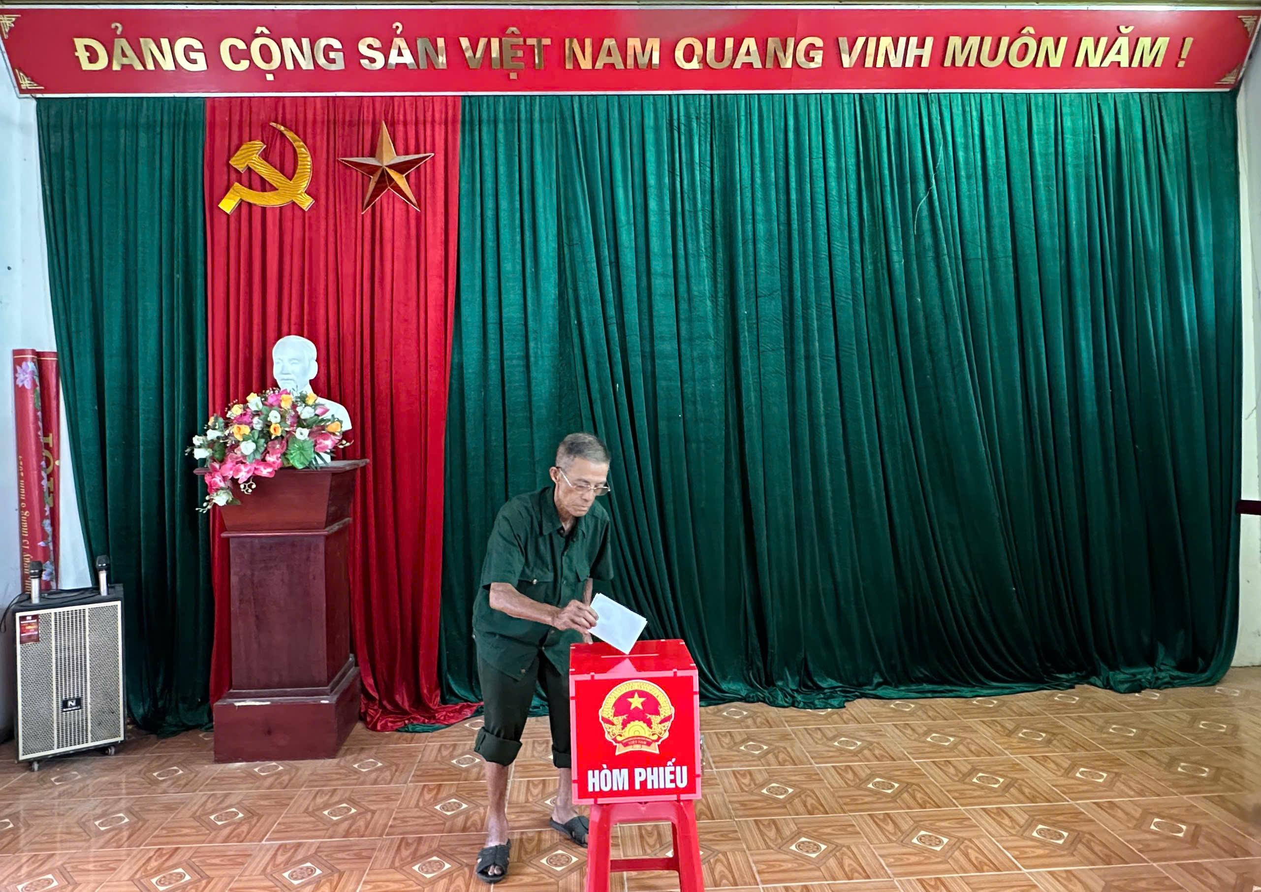 Anh-tin-bai