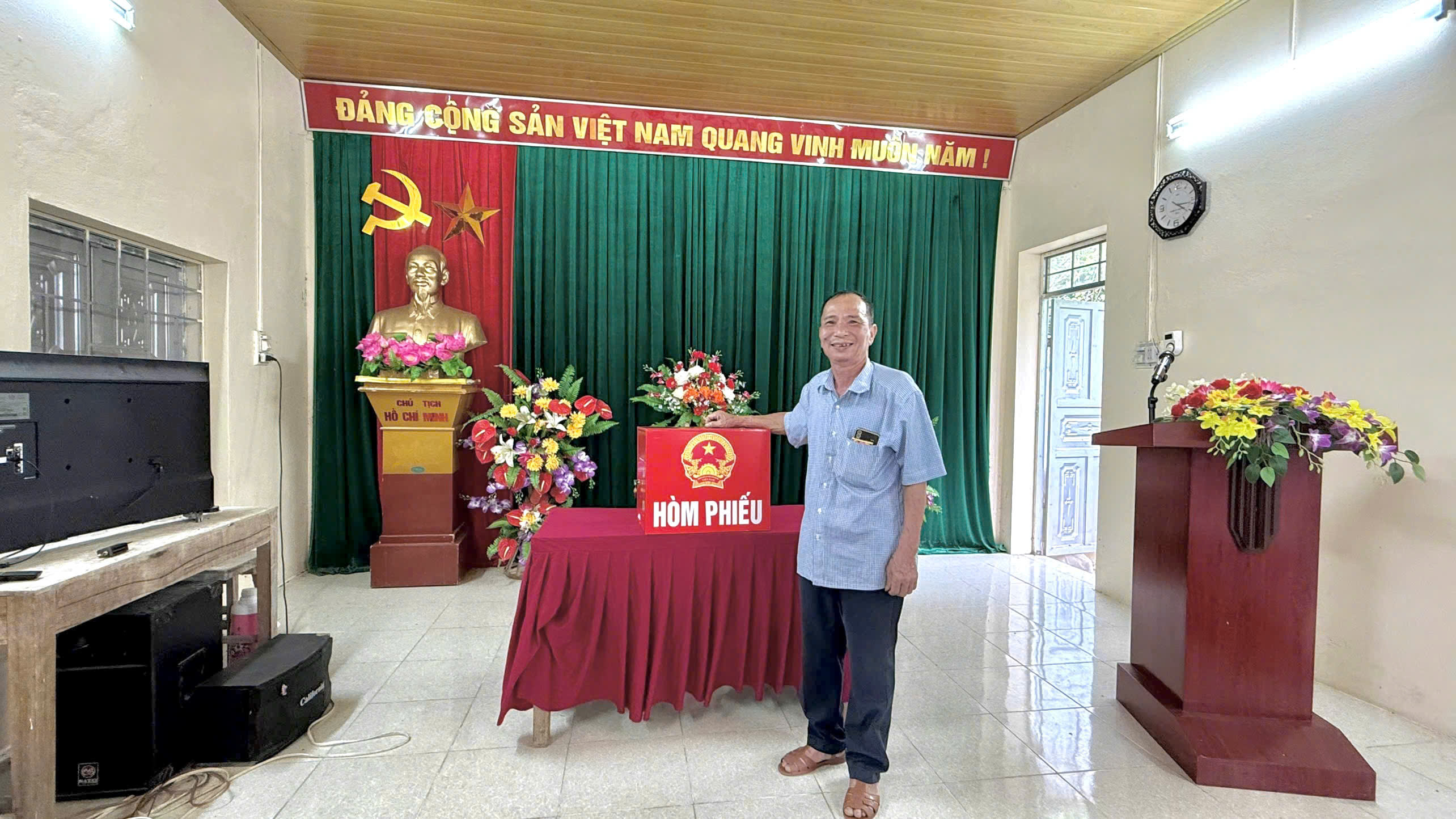 Anh-tin-bai