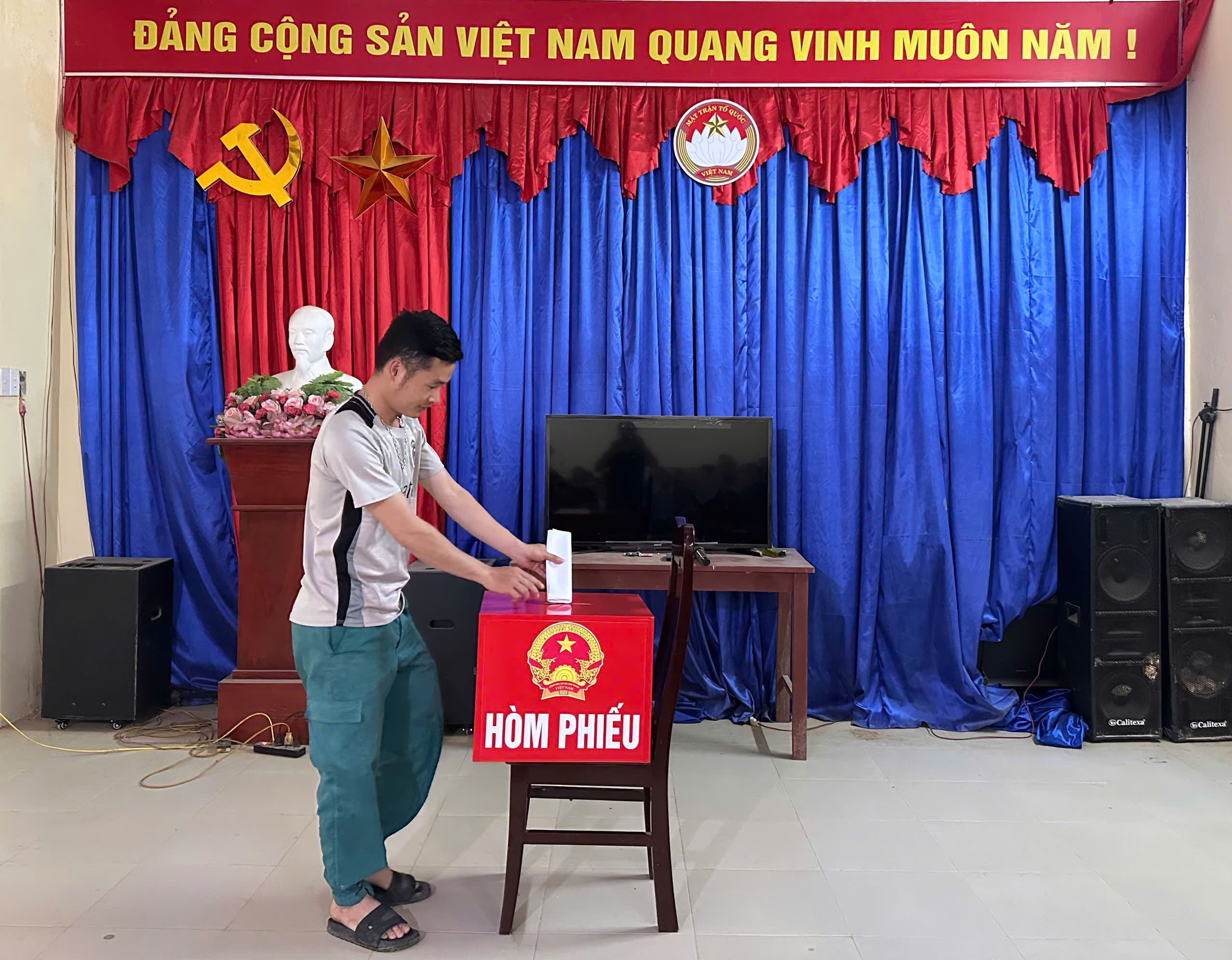 Anh-tin-bai