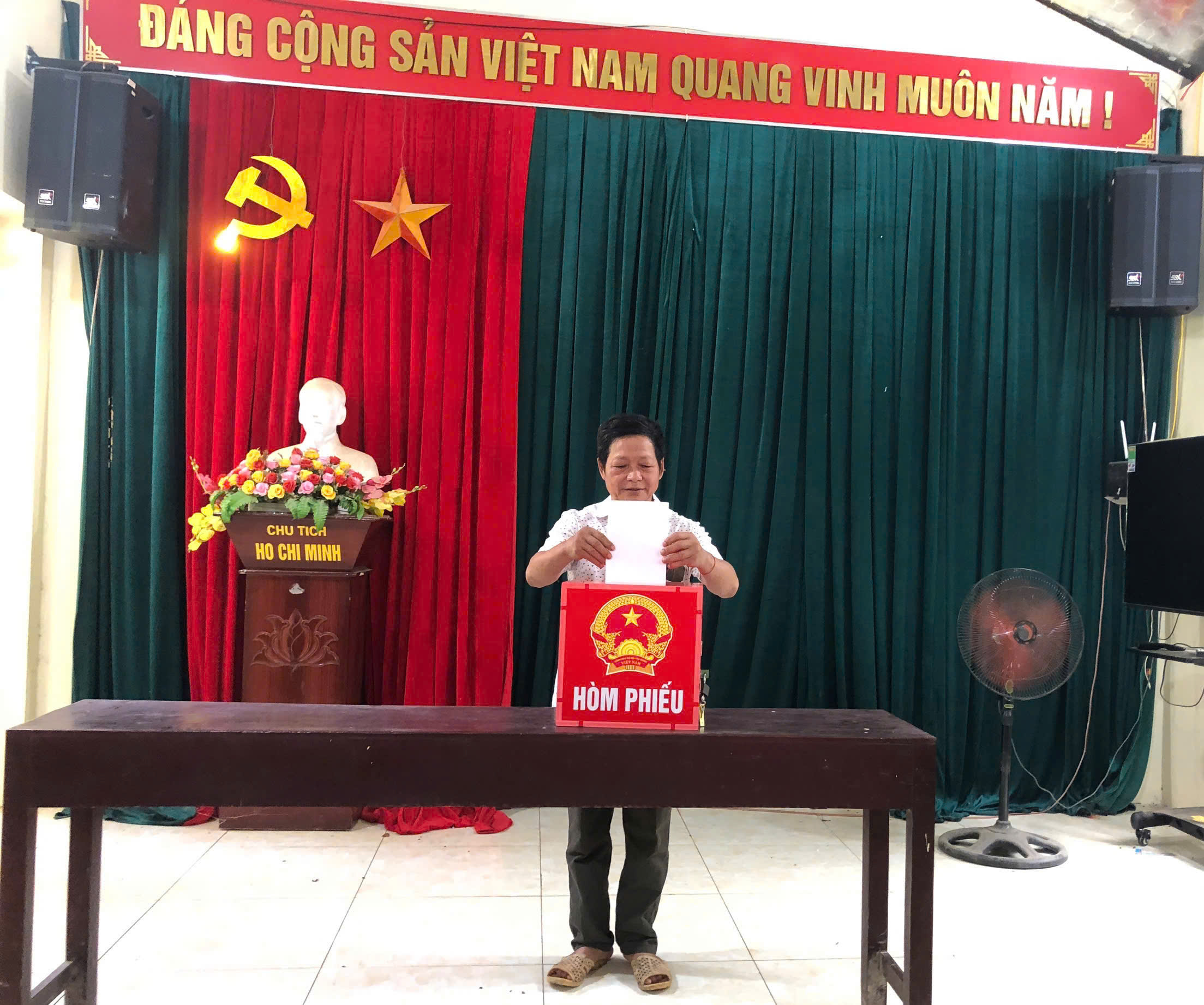 Anh-tin-bai