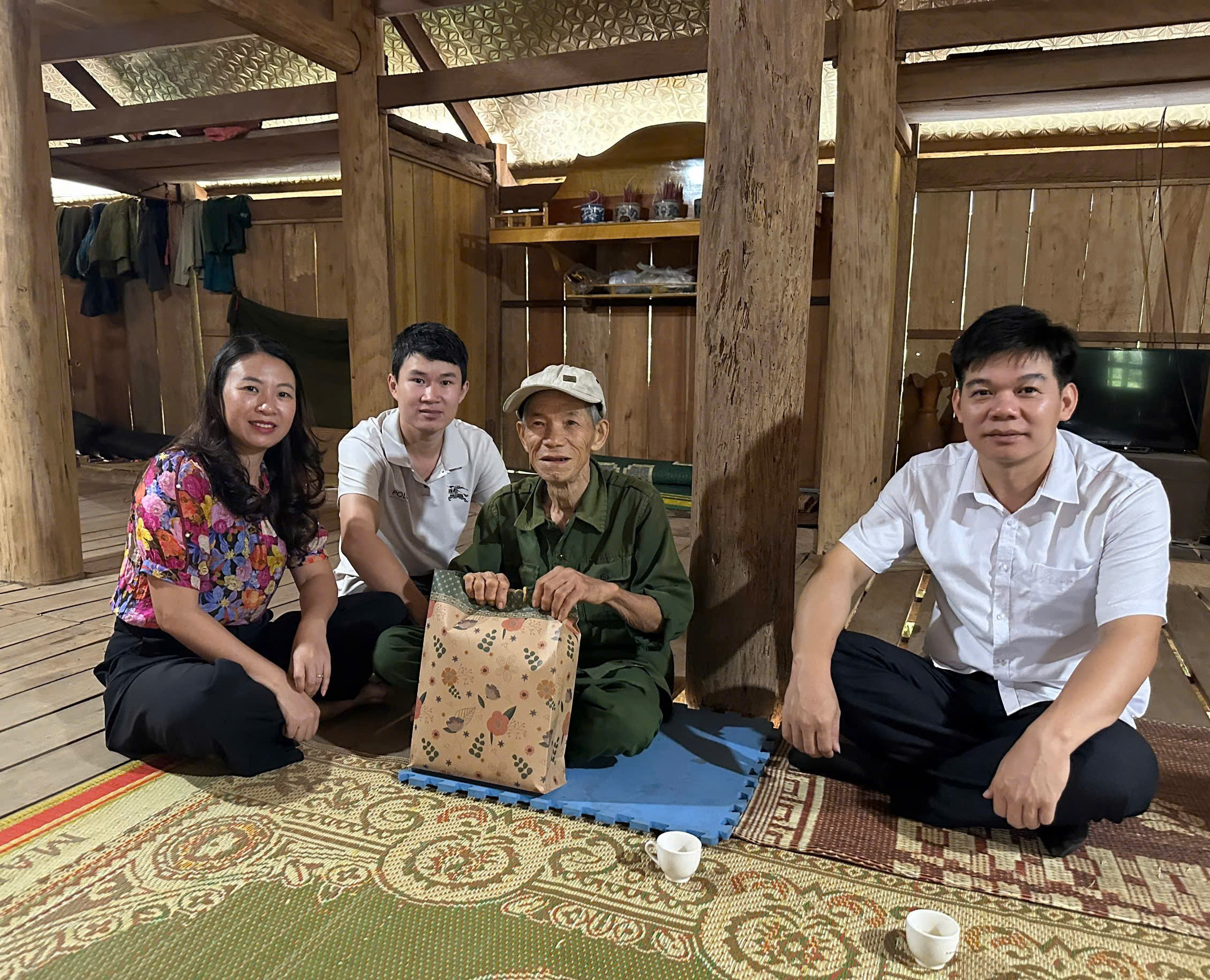 Anh-tin-bai
