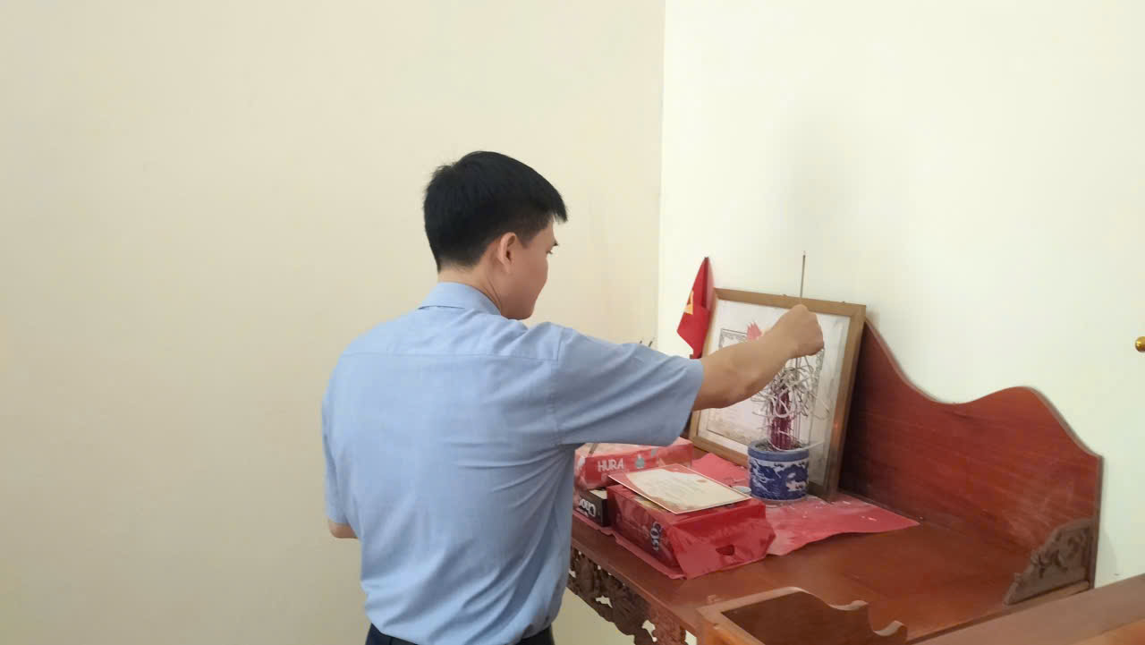 Anh-tin-bai