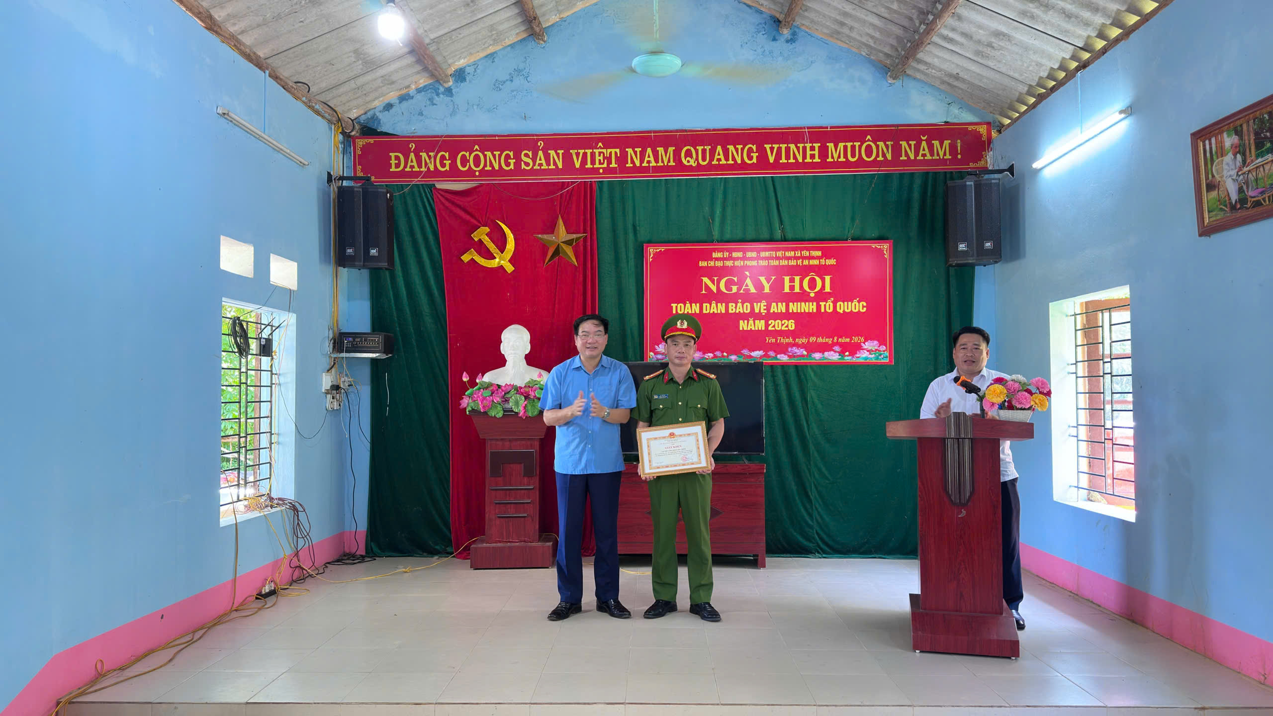 Anh-tin-bai