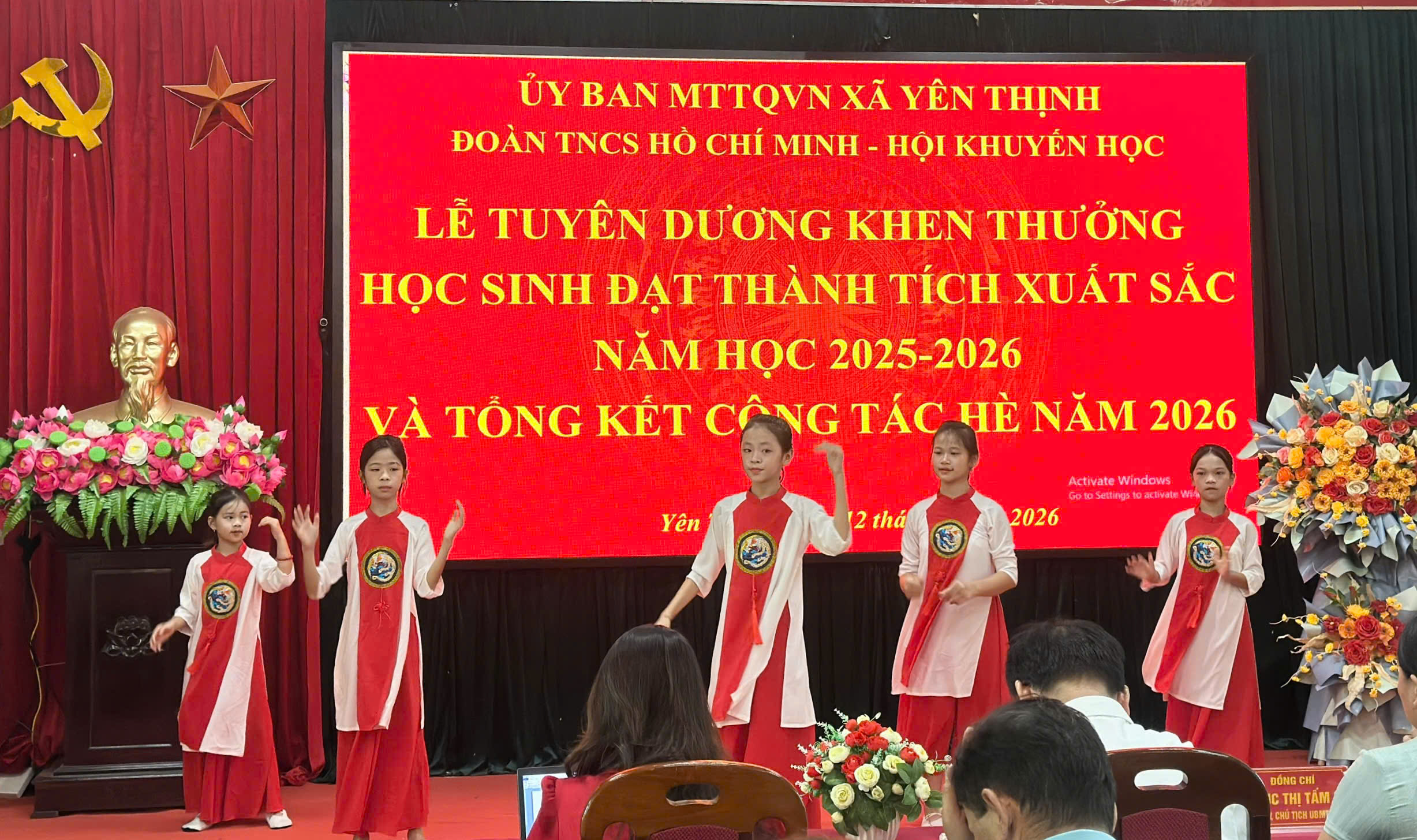 Anh-tin-bai