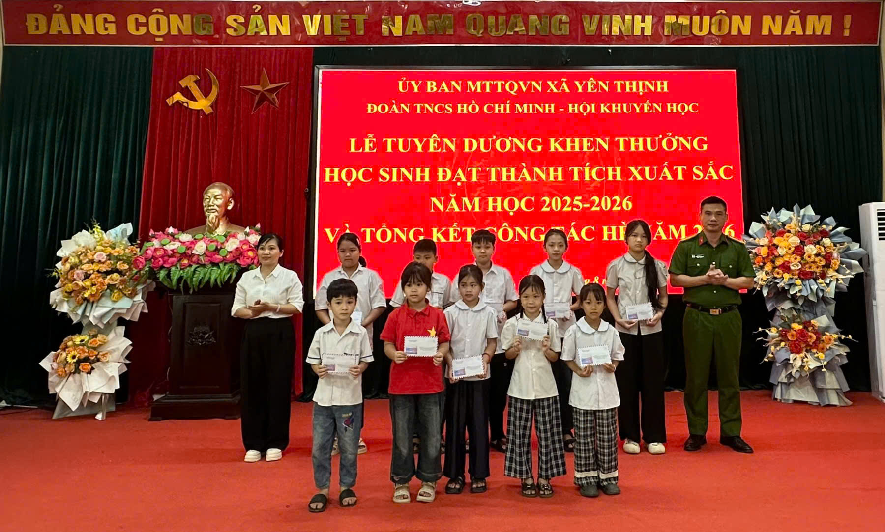 Anh-tin-bai