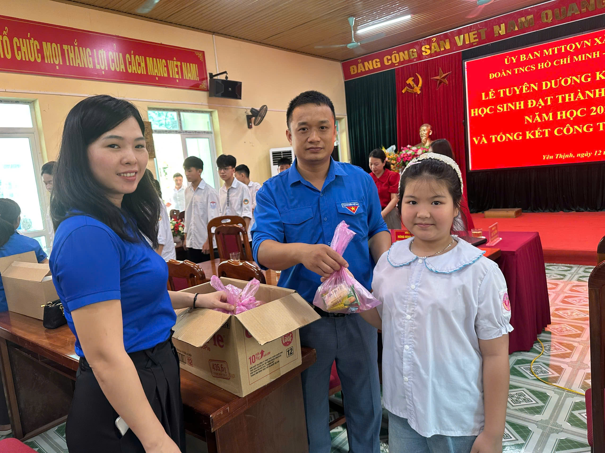Anh-tin-bai