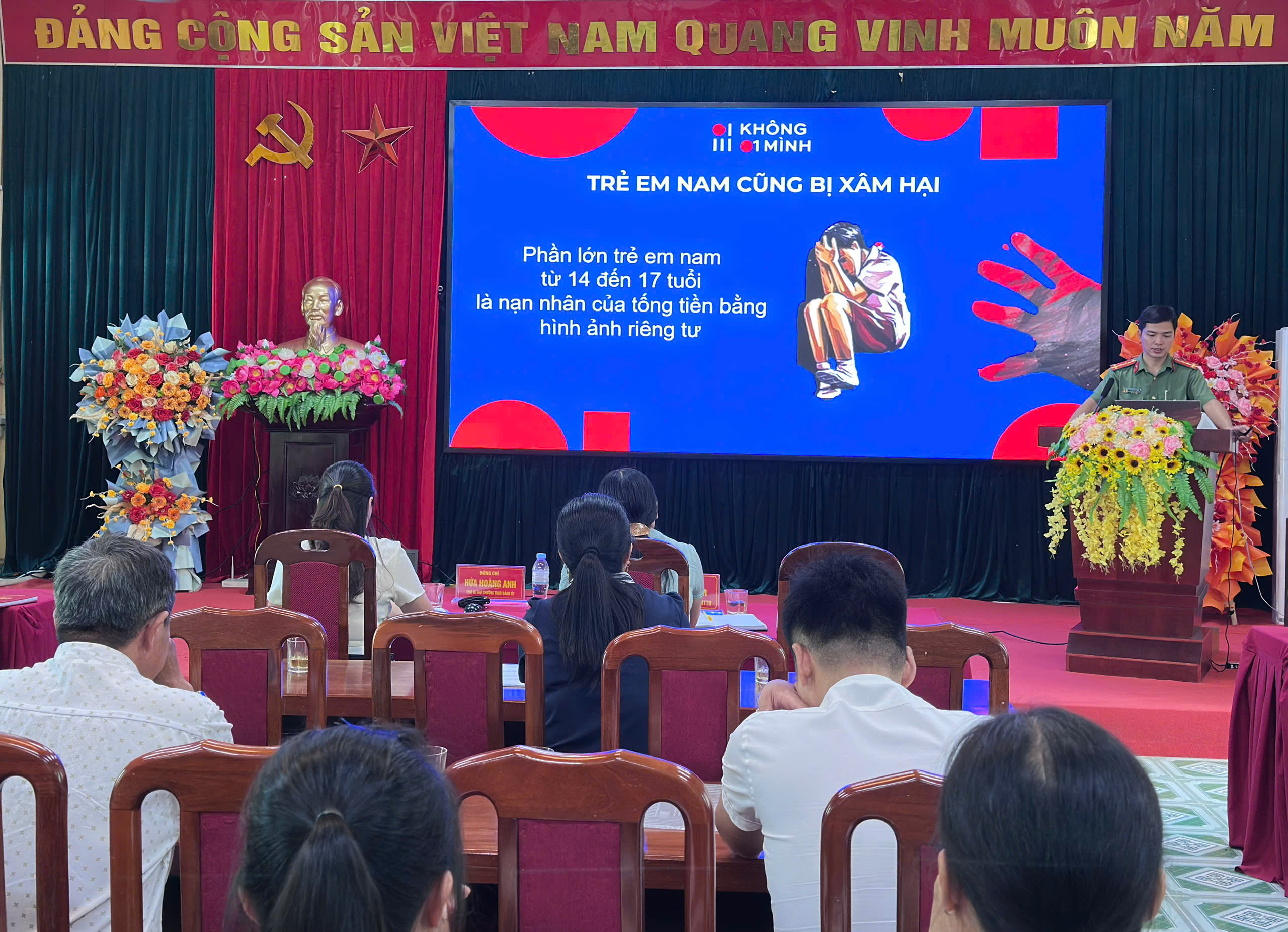 Anh-tin-bai