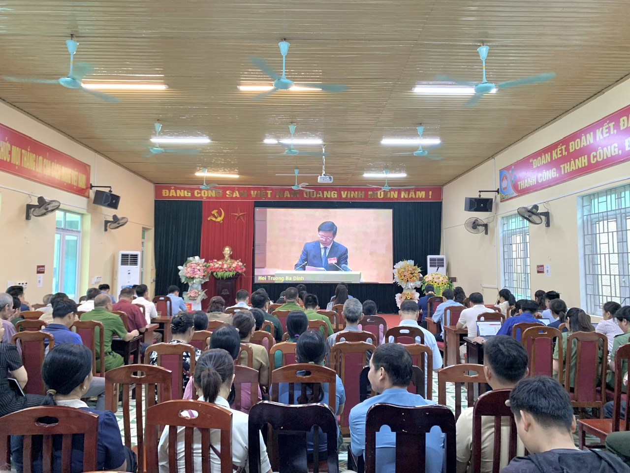 Xã Yên Thịnh tham dự Hội nghị trực tuyến toàn quốc quán triệt và triển khai Nghị quyết Hội nghị Trung ương 2 khóa XIV