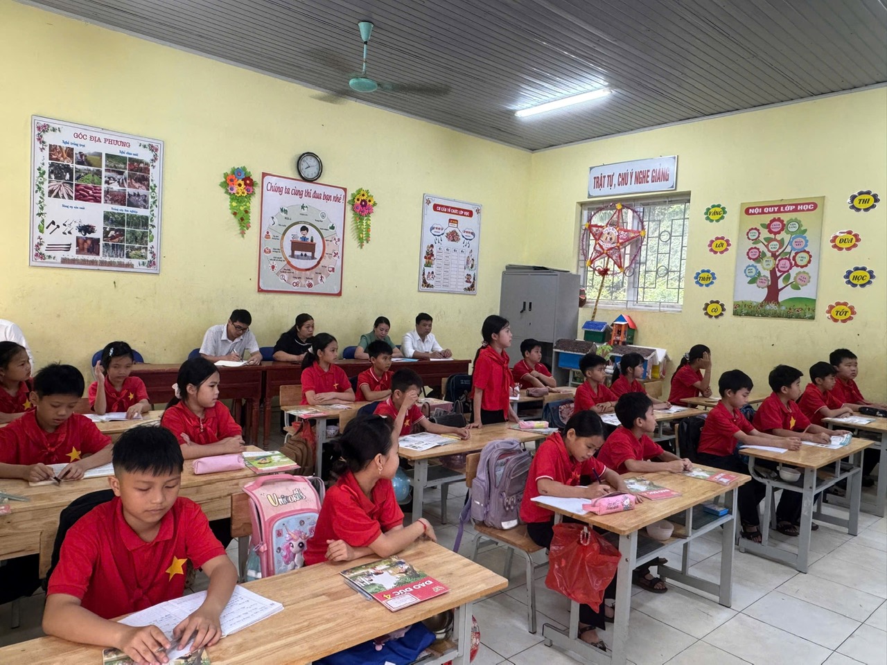 Đảng ủy xã Yên Thịnh tổ chức thăm lớp, dự giờ và kiểm tra việc triển khai nghị quyết của Đảng tại các trường học trên địa bàn xã
