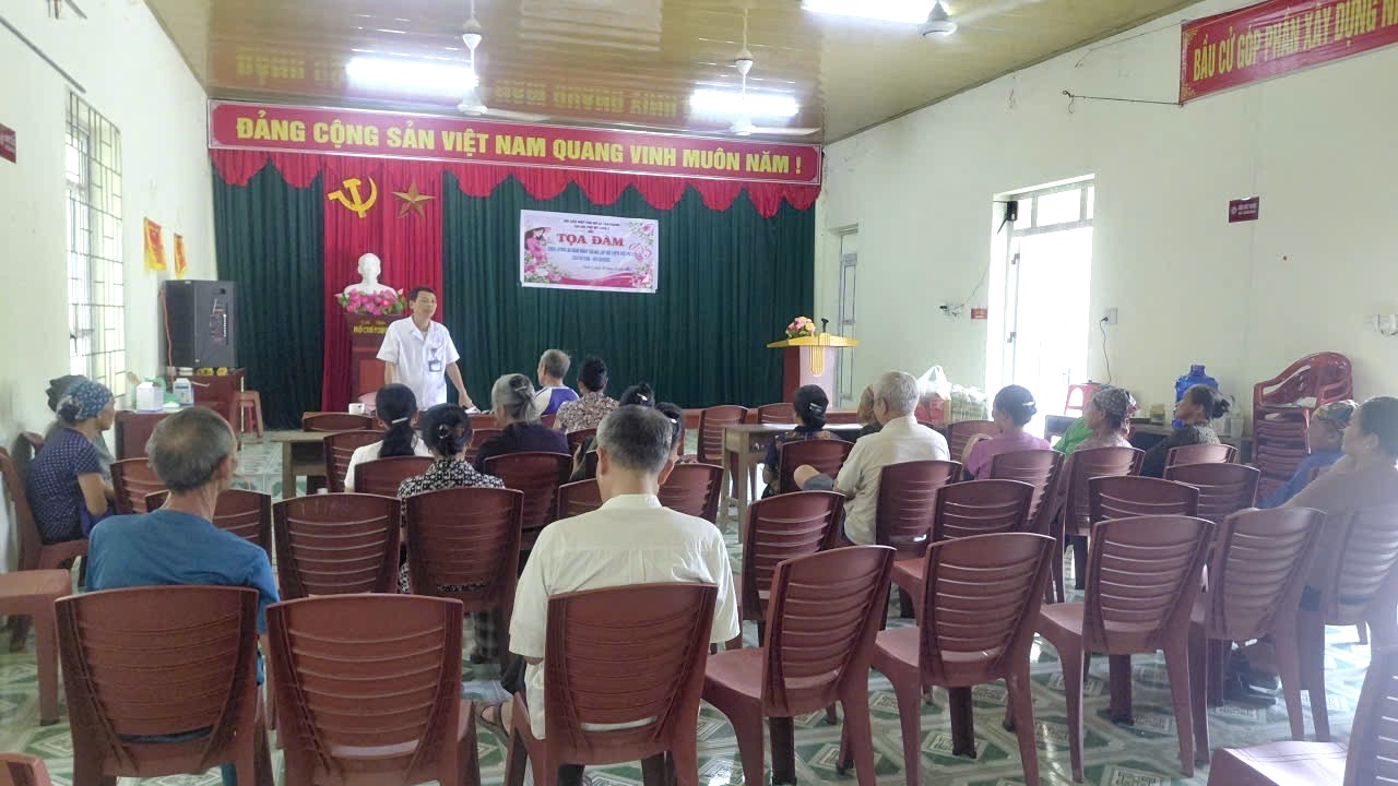 Yên Phong đẩy mạnh truyền thông, tư vấn chăm sóc sức khỏe người cao tuổi tại cộng đồng