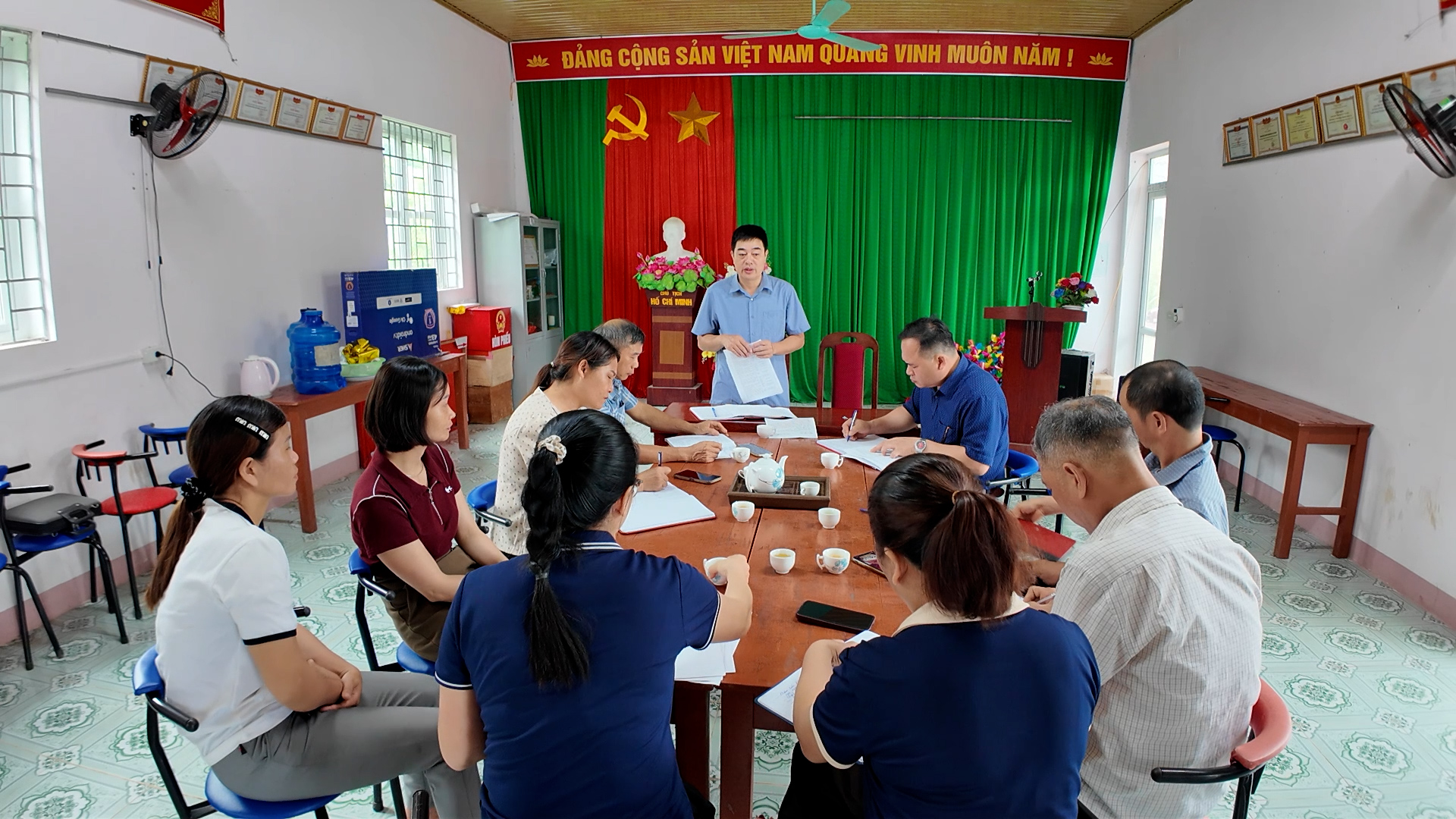 Ban Chỉ đạo xã Yên Phong kiểm tra, thăm nắm tiến độ thực hiện phong trào “Dân vận khéo” tại các Chi bộ
