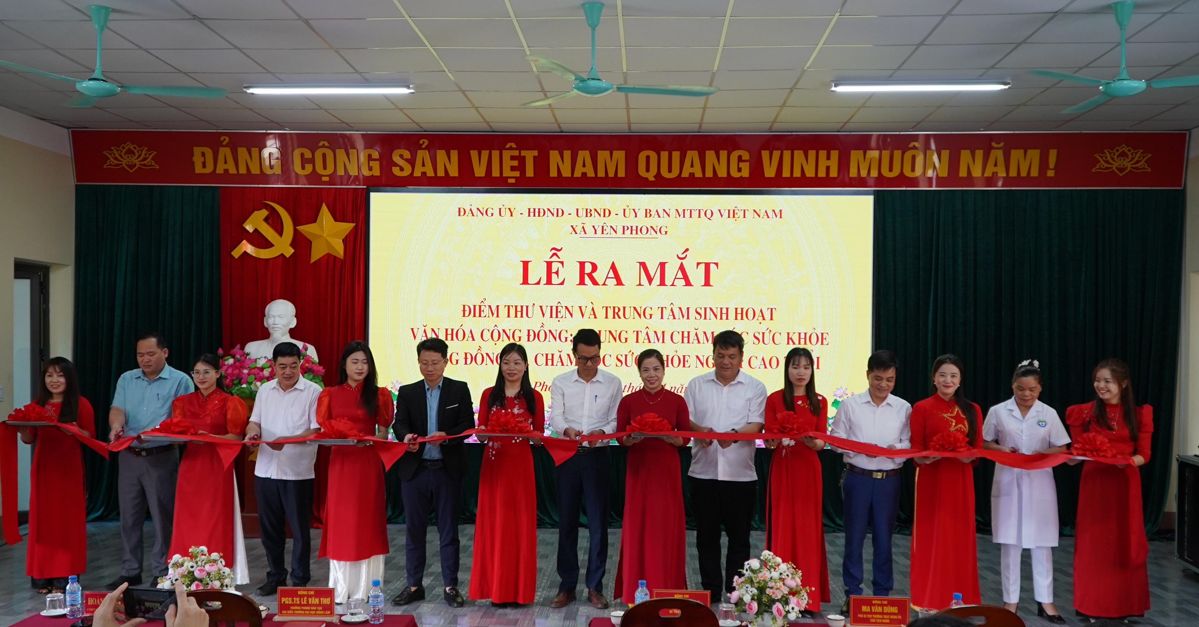 Yên Phong ra mắt điểm Thư viện và Trung tâm sinh hoạt văn hóa cộng đồng; Trung tâm chăm sóc sức khỏe cộng đồng và chăm sóc sức khỏe cho người cao tuổi