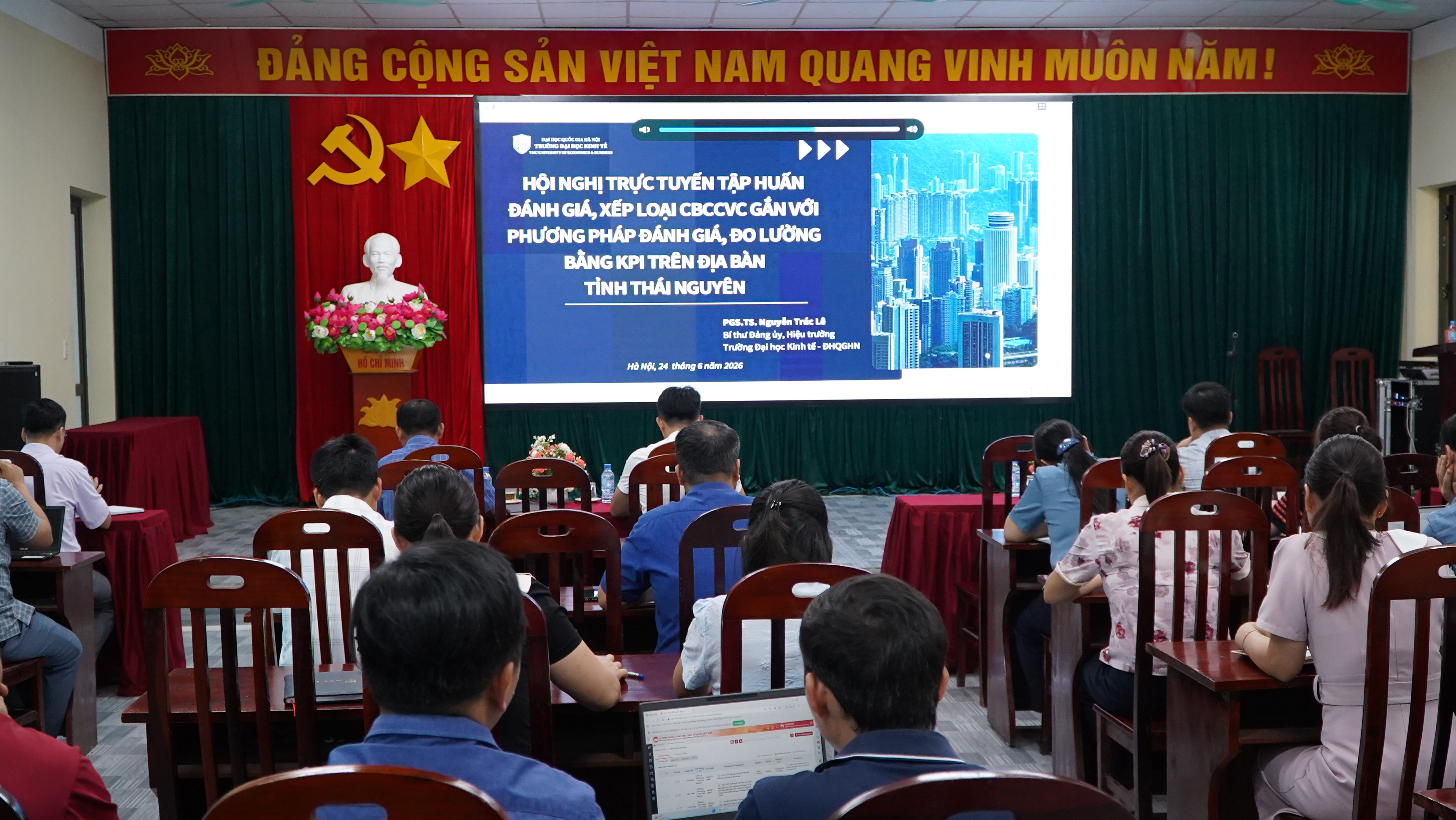 Xã Yên Phong tham dự Hội nghị trực tuyến tập huấn đánh giá, xếp loại cán bộ, công chức, viên chức gắn với phương pháp đánh giá bằng KPI