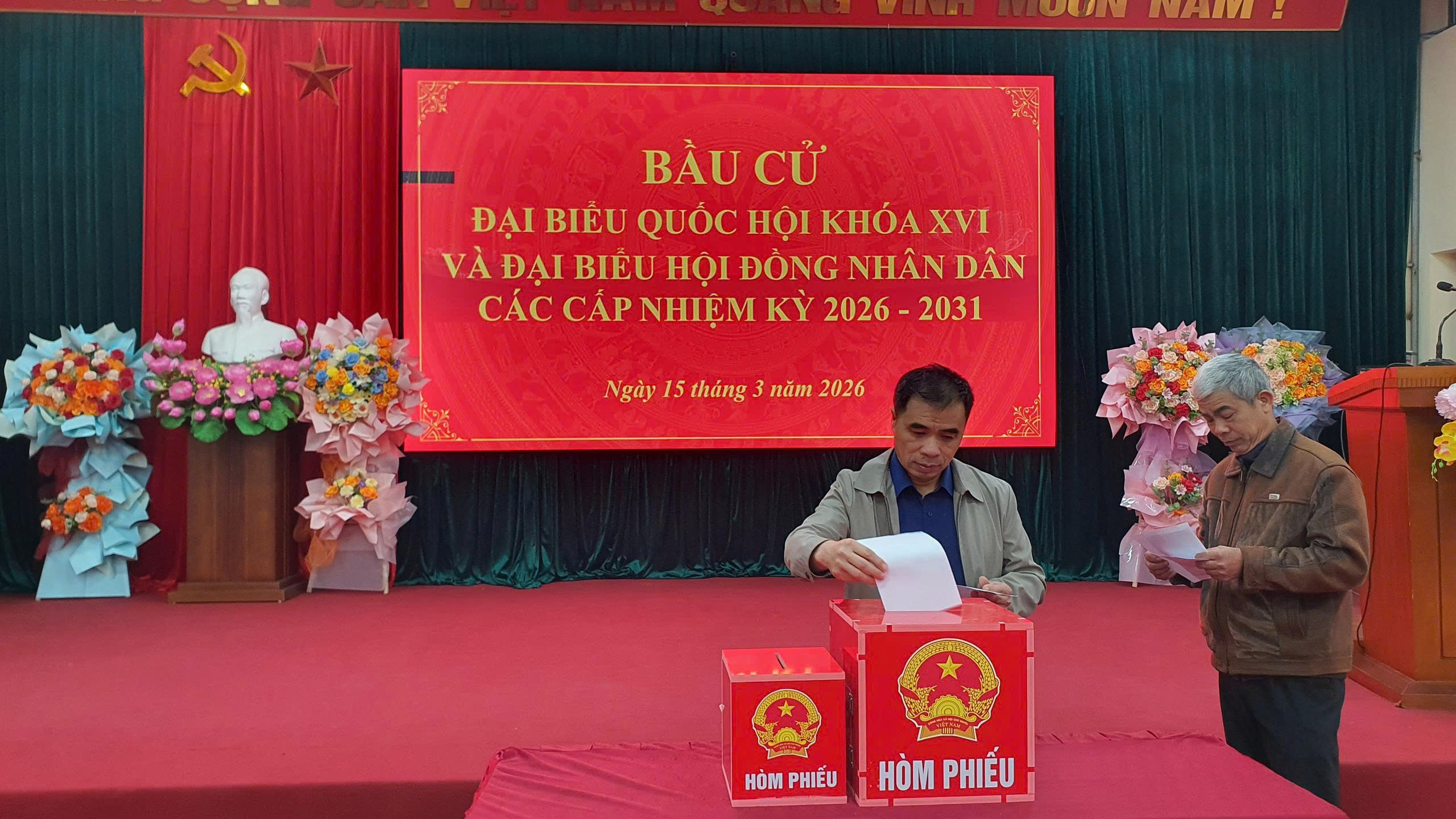 Anh-tin-bai