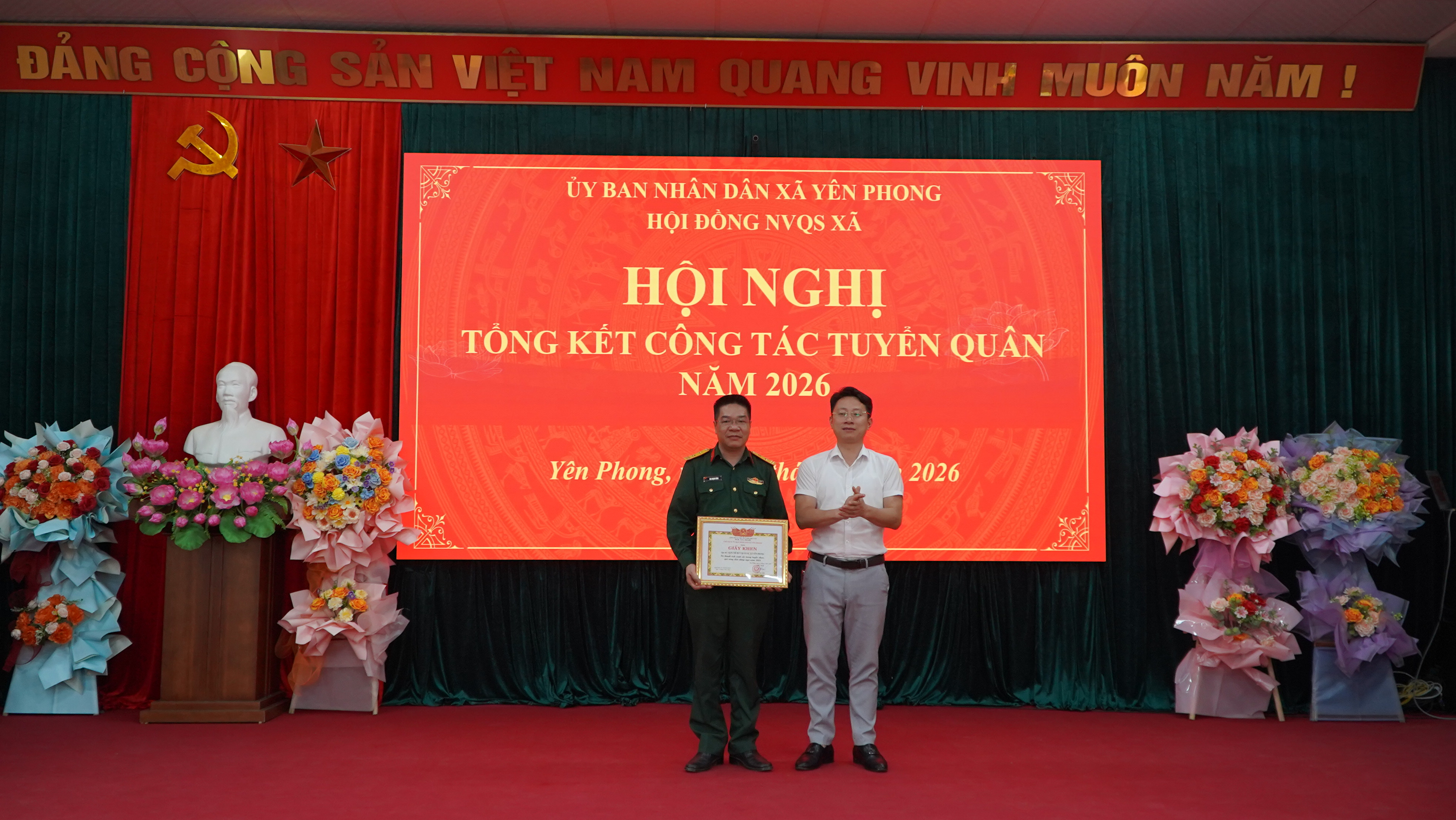 Anh-tin-bai